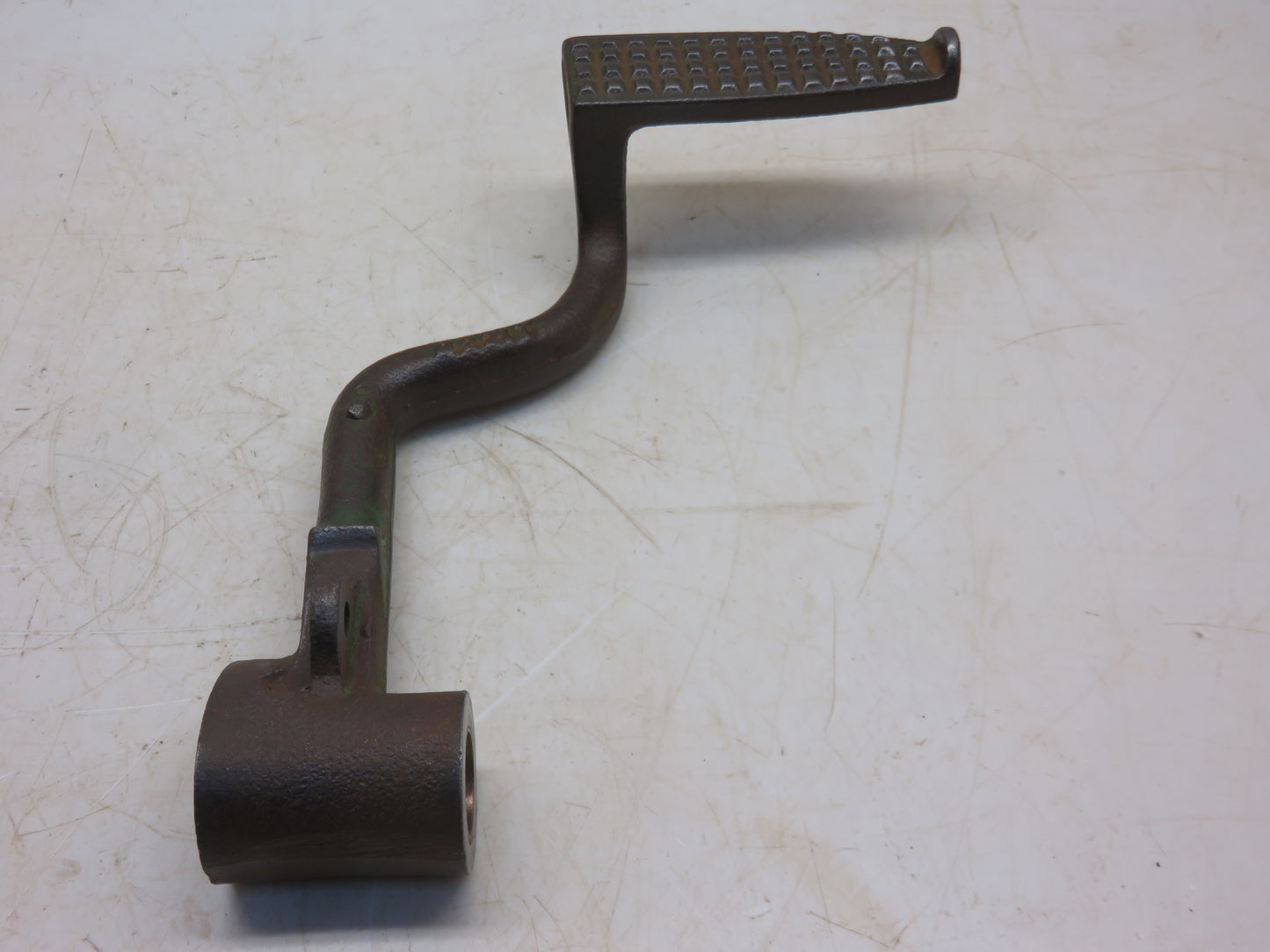 AM334T, M221T John Deere Right Hand Brake Pedal For M, MI