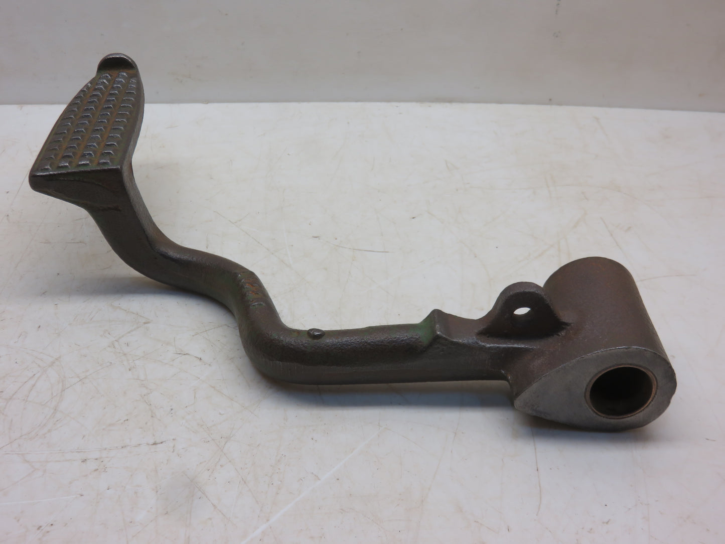 AM334T, M221T John Deere Right Hand Brake Pedal For M, MI