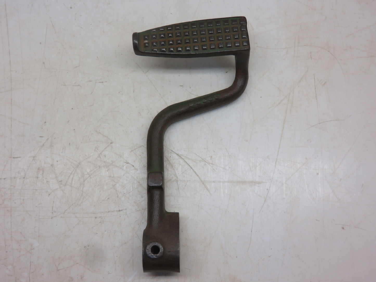 AM685T, M955T John Deere Left Hand Brake Pedal For M, MI, MT