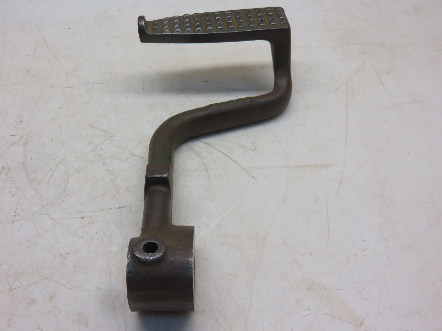 AM685T, M955T John Deere Left Hand Brake Pedal For M, MI, MT