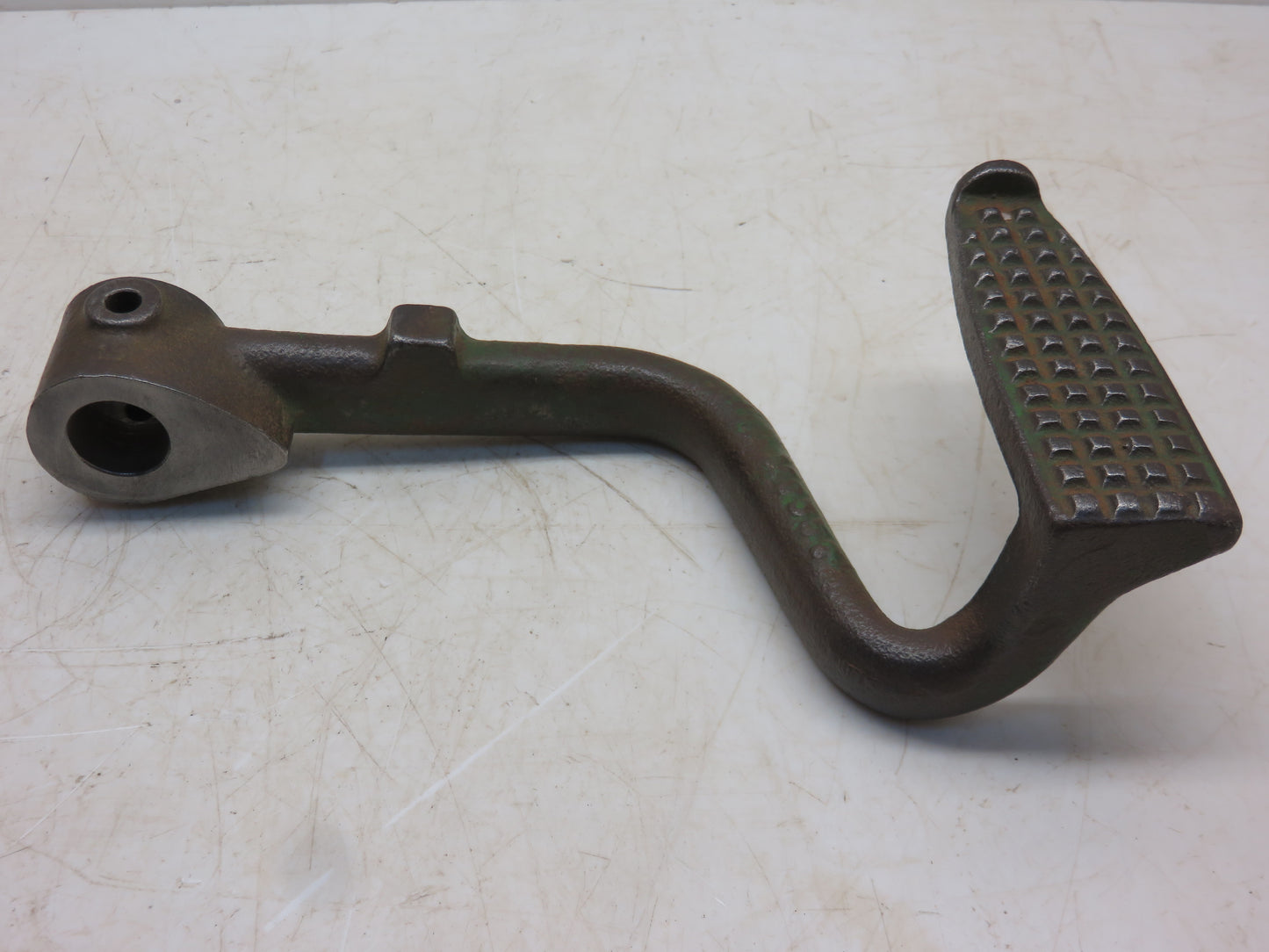 AM685T, M955T John Deere Left Hand Brake Pedal For M, MI, MT