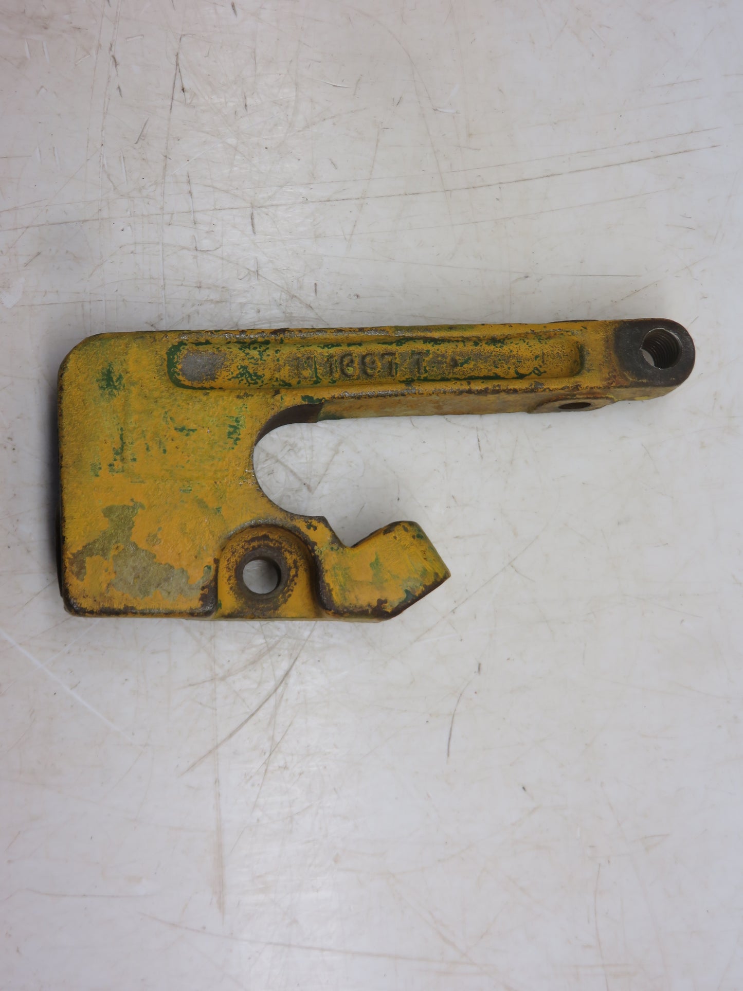 M1397T, AM1390T John Deere Right Implement Attaching Bracket For M, MT, 40, 320, 420, 330
