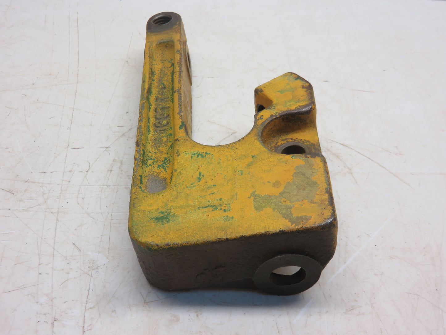 M1397T, AM1390T John Deere Right Implement Attaching Bracket For M, MT, 40, 320, 420, 330
