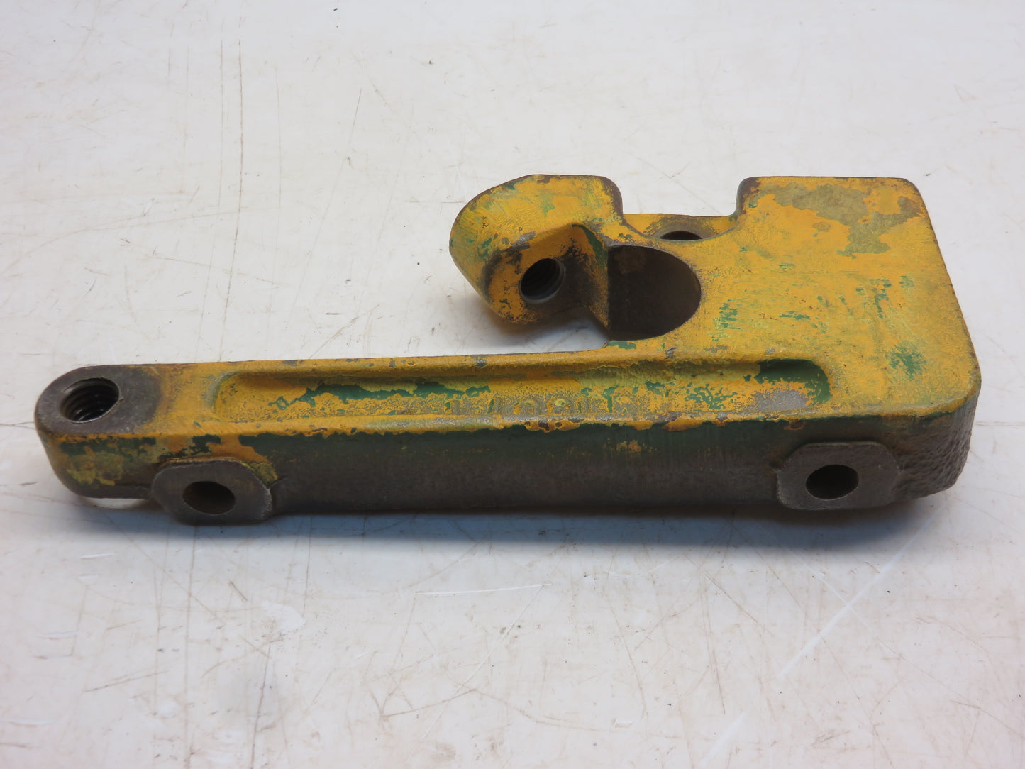 M1397T, AM1390T John Deere Right Implement Attaching Bracket For M, MT, 40, 320, 420, 330