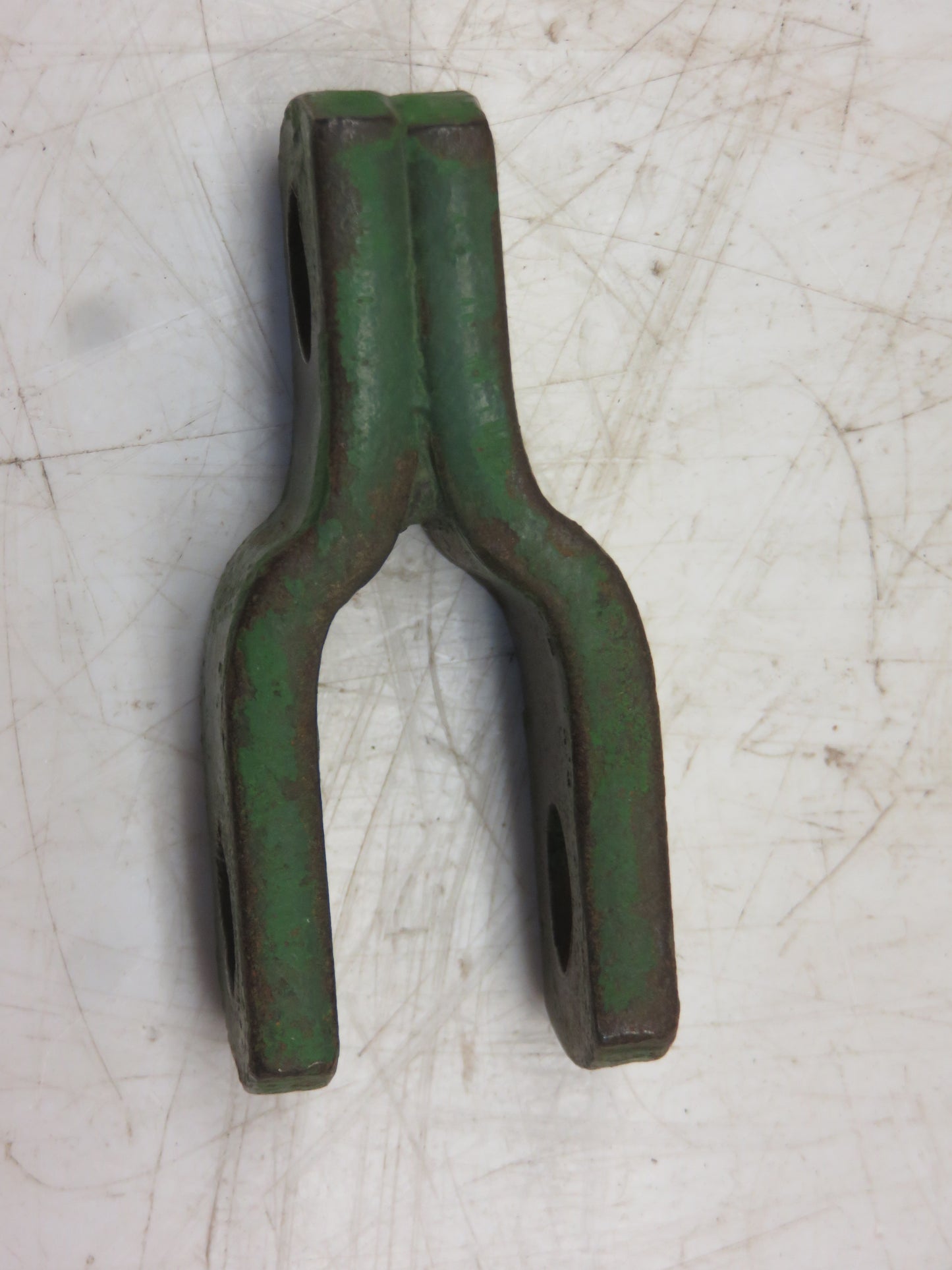 AM423T John Deere Touch O Matic Lift Arm Yoke For M