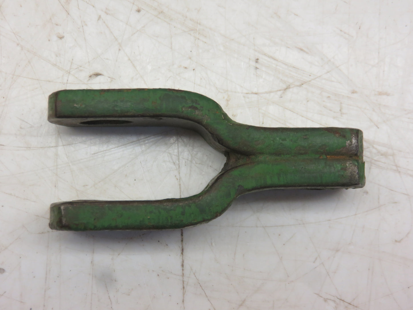 AM423T John Deere Touch O Matic Lift Arm Yoke For M