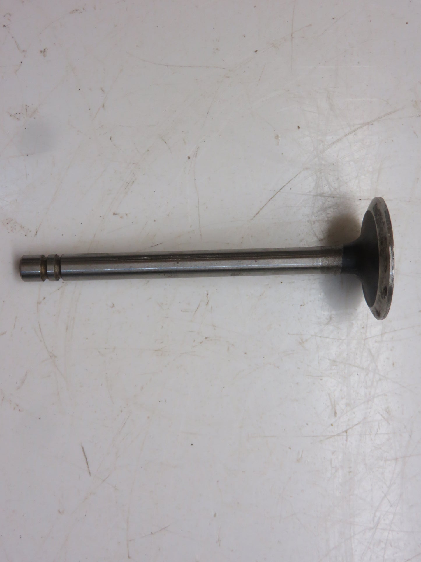 R785R John Deere Pony Motor Intake Valve For R