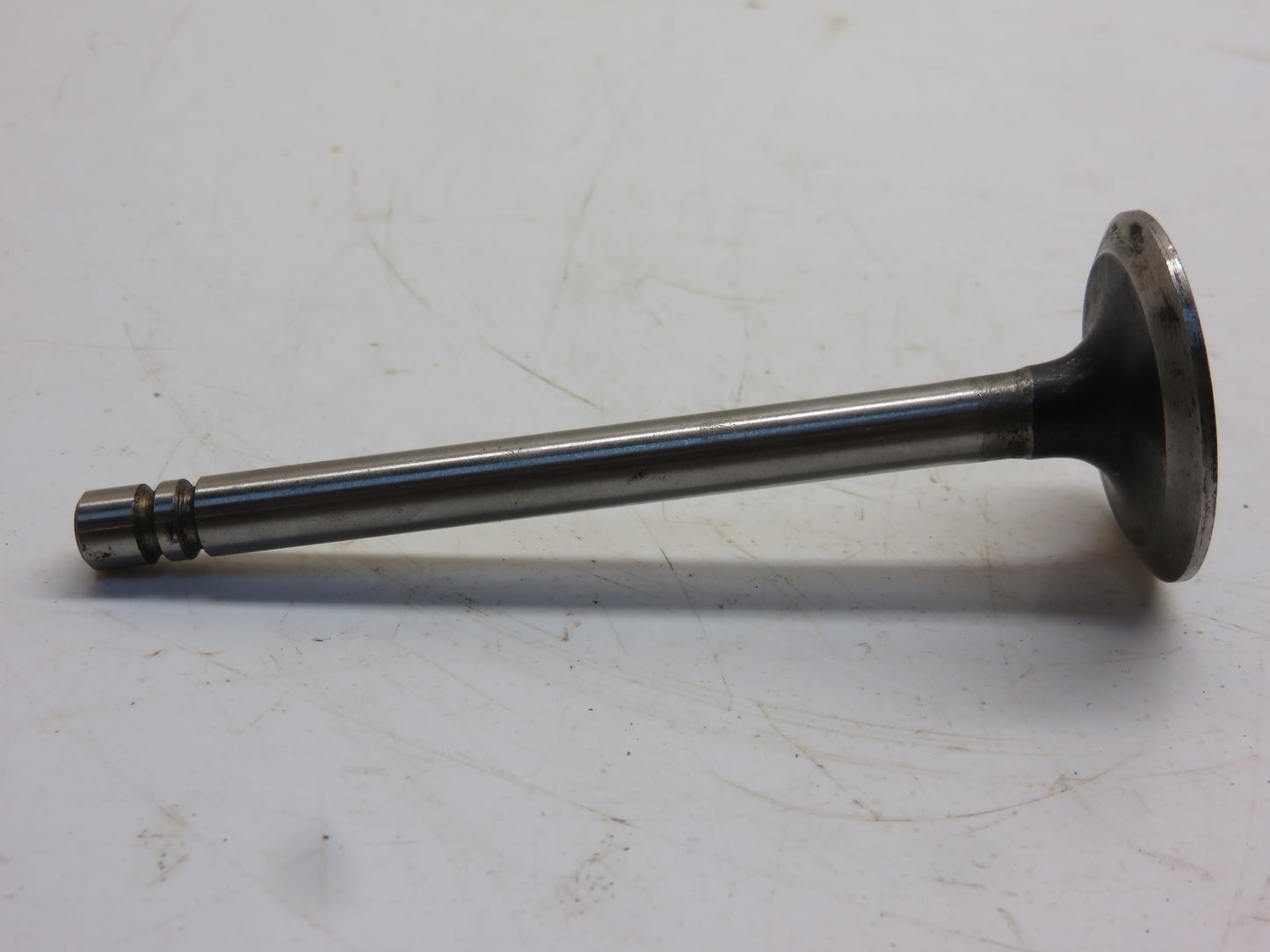 R785R John Deere Pony Motor Intake Valve For R