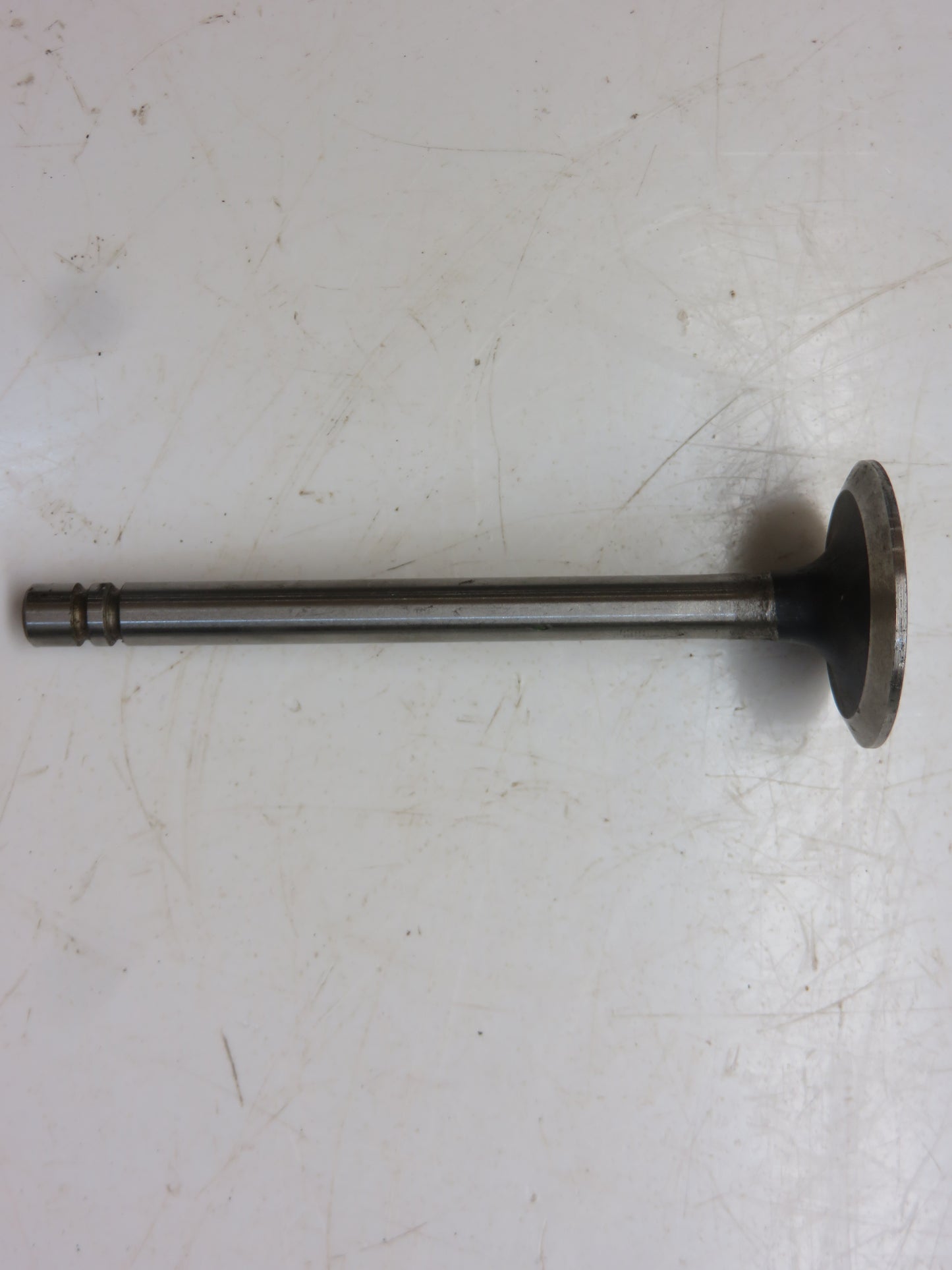 R785R John Deere Pony Motor Intake Valve For R