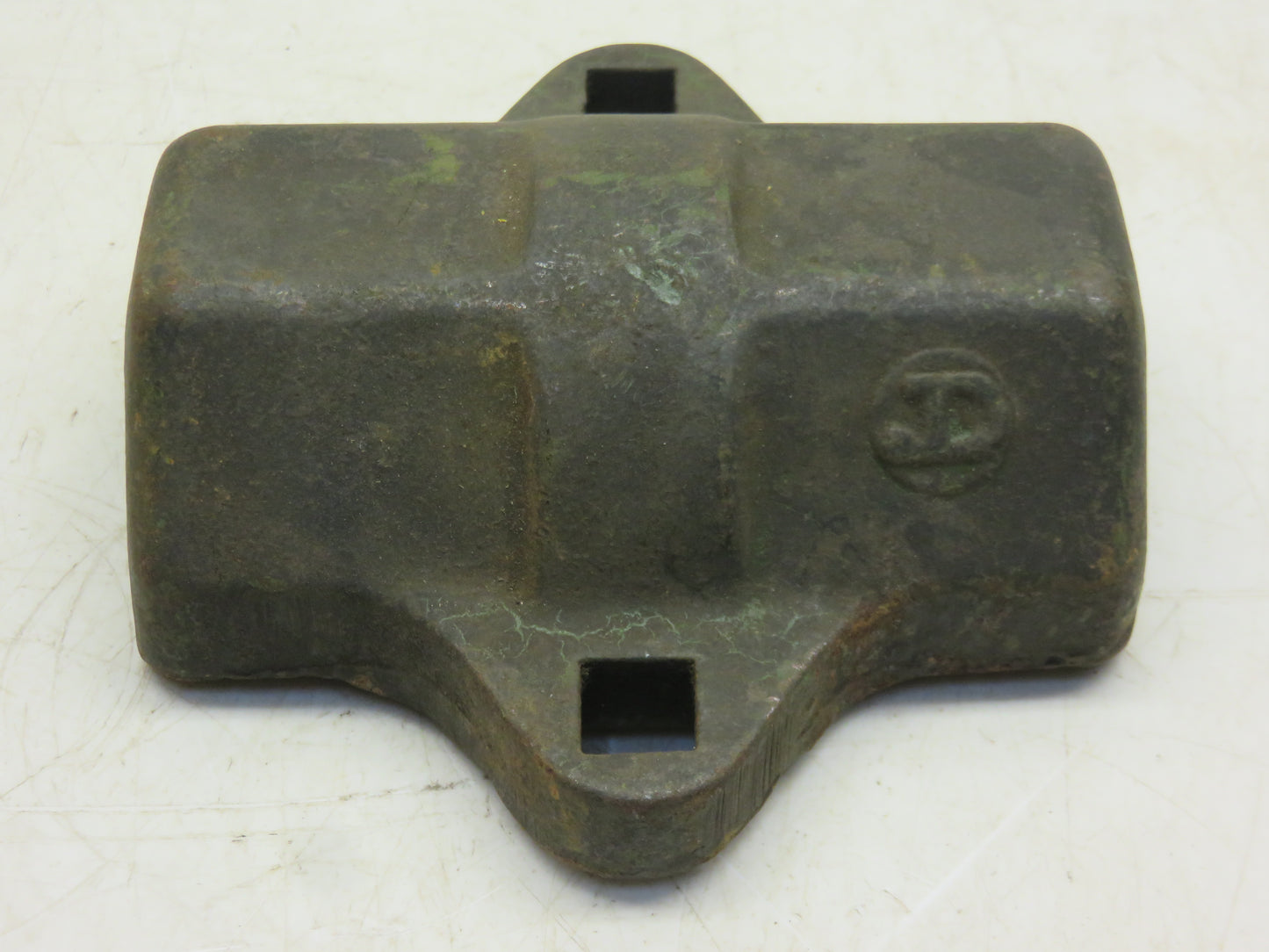 KK2702E John Deere NOS Bottom Bearing Box For D, DA, FS, RC Disc