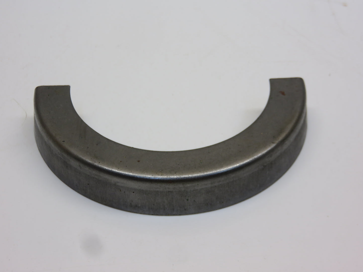 R20255 John Deere Front Spindle Dust Shield For 2510, 2520, 3010, 3020, 4000, 4010, 4020