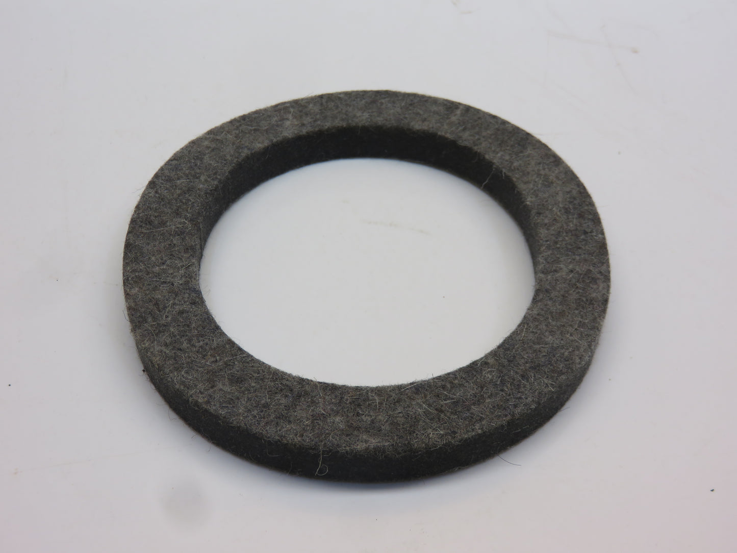 D2455R John Deere NOS Rear Axle Felt Washer For A, D, G, R, 60, 70, 80, 520, 620, 720, 820