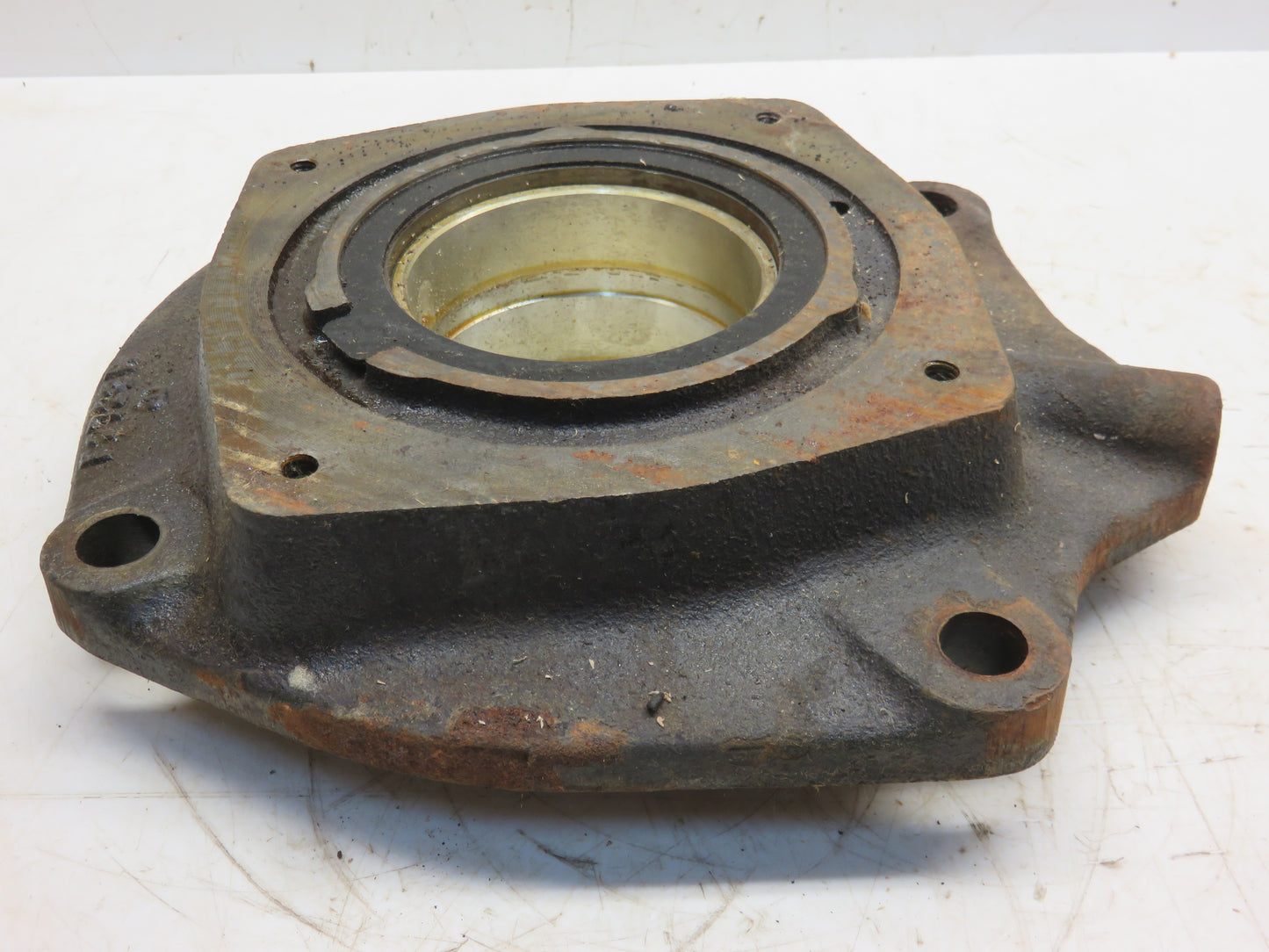 AF3223R, F1230R John Deere NOS Left Hand Main Bearing Housing With Bearing For 70, 720, 730