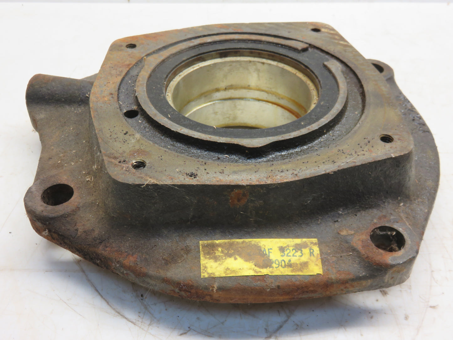 AF3223R, F1230R John Deere NOS Left Hand Main Bearing Housing With Bearing For 70, 720, 730