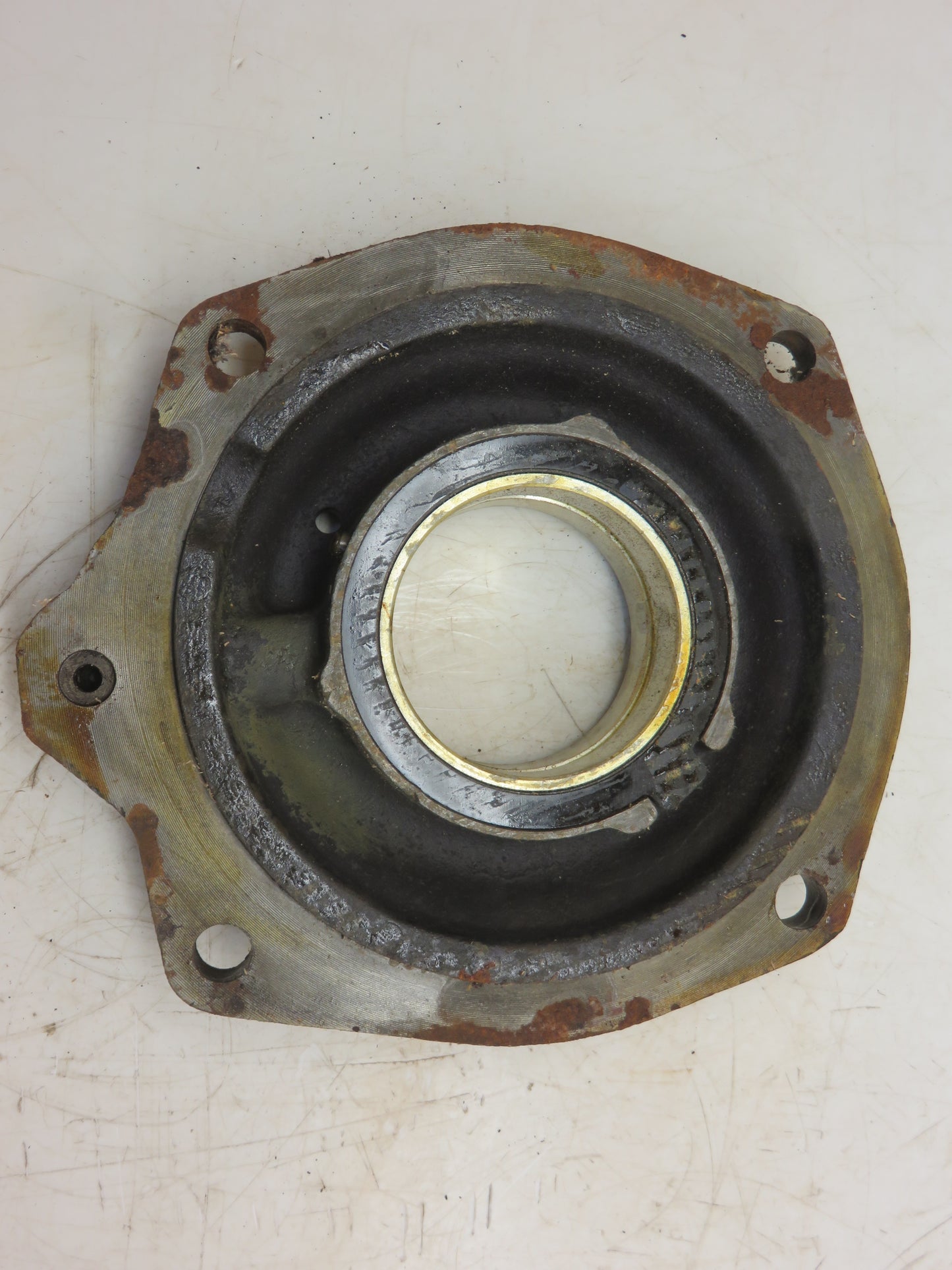AF3223R, F1230R John Deere NOS Left Hand Main Bearing Housing With Bearing For 70, 720, 730