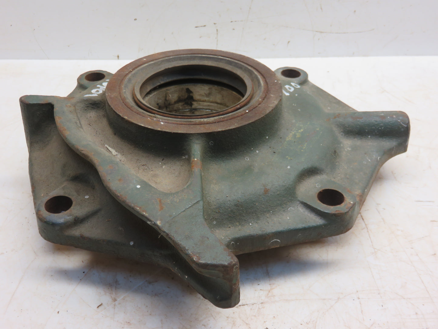 A4842R John Deere NOS Right Hand Main Bearing Housing With Bearing For 60