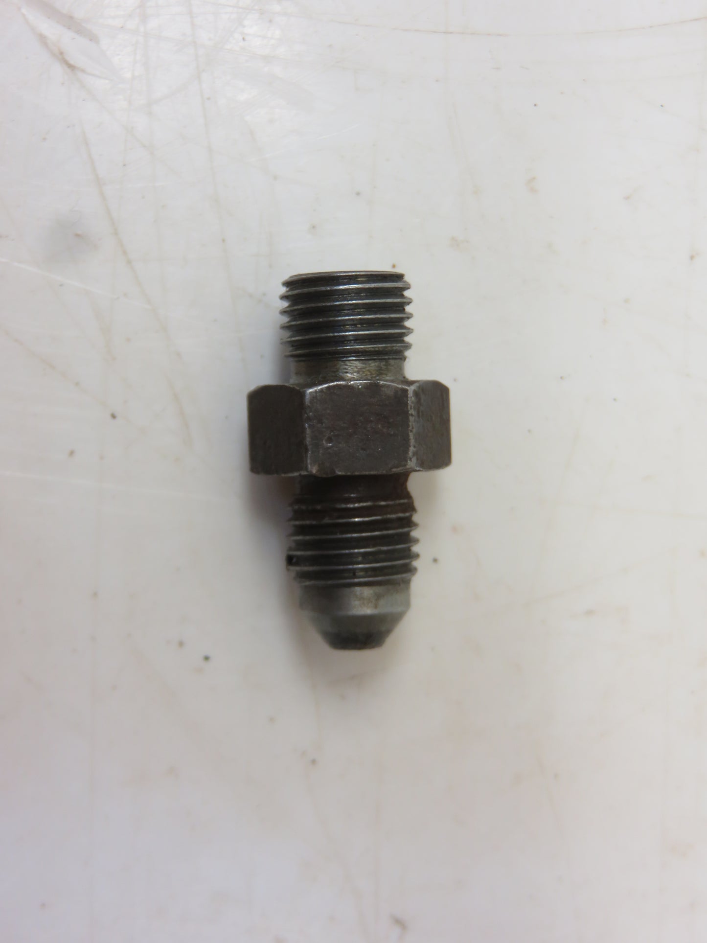 R27527 John Deere Fitting For 1020, 1520, 1530, 2020, 2030, 2040, 2240, 2440