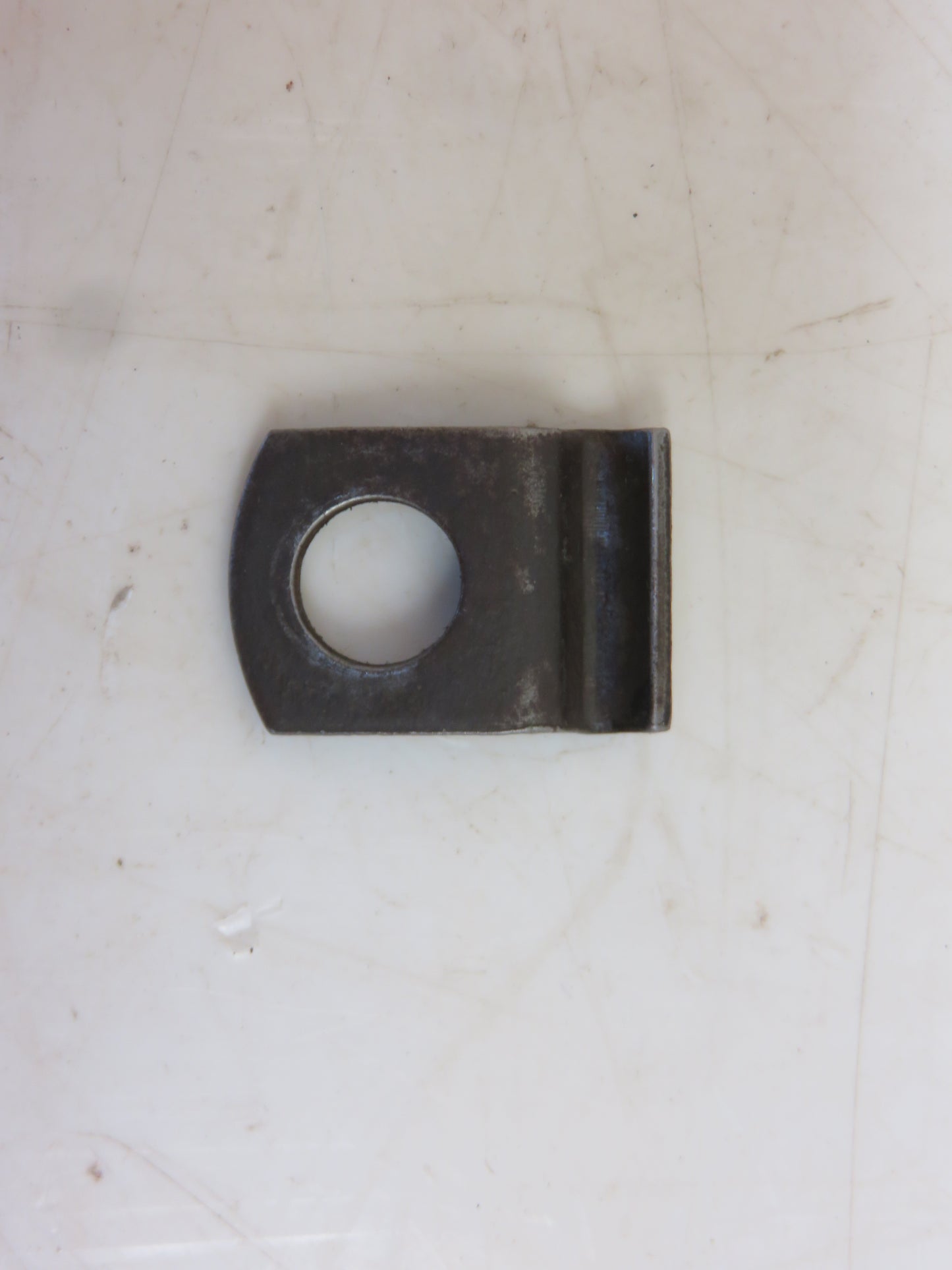 R27528 John Deere Brake Line Clamp For 1020, 1120, 1520, 1030, 1130, 1530, 1630, 1640