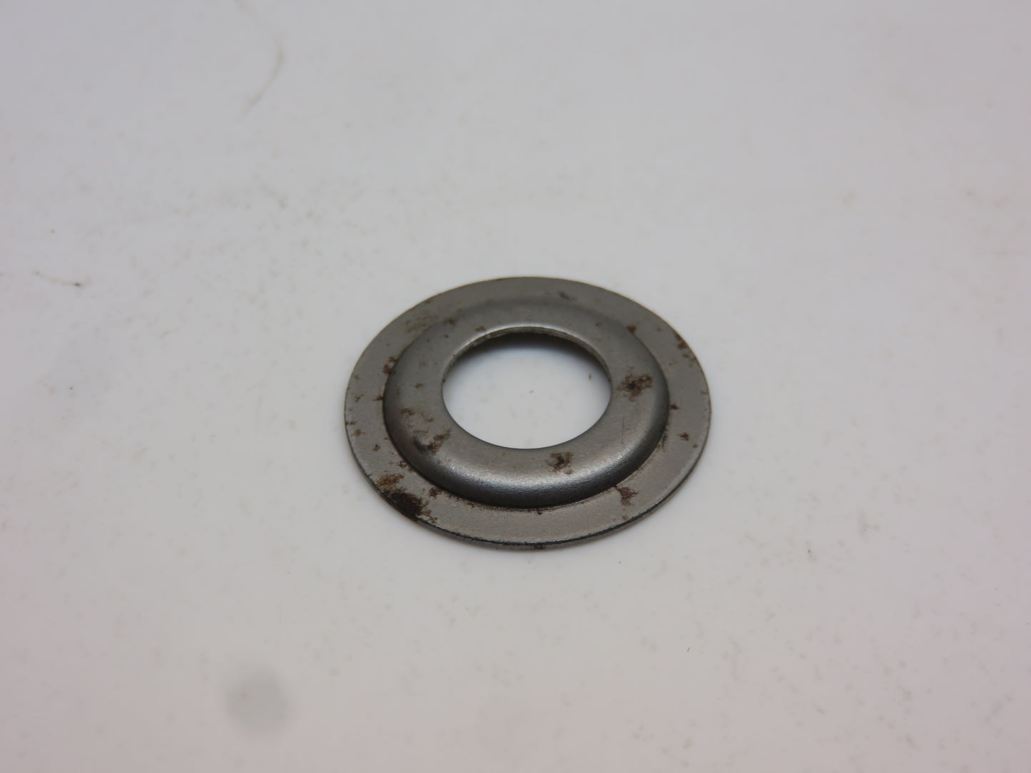 M76084 John Deere Spring Retainer For 240, 245, 260, 265, 285, 320, 325, 335 Lawn Mower