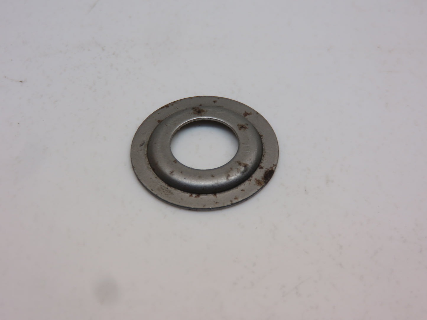 M76084 John Deere Spring Retainer For 240, 245, 260, 265, 285, 320, 325, 335 Lawn Mower