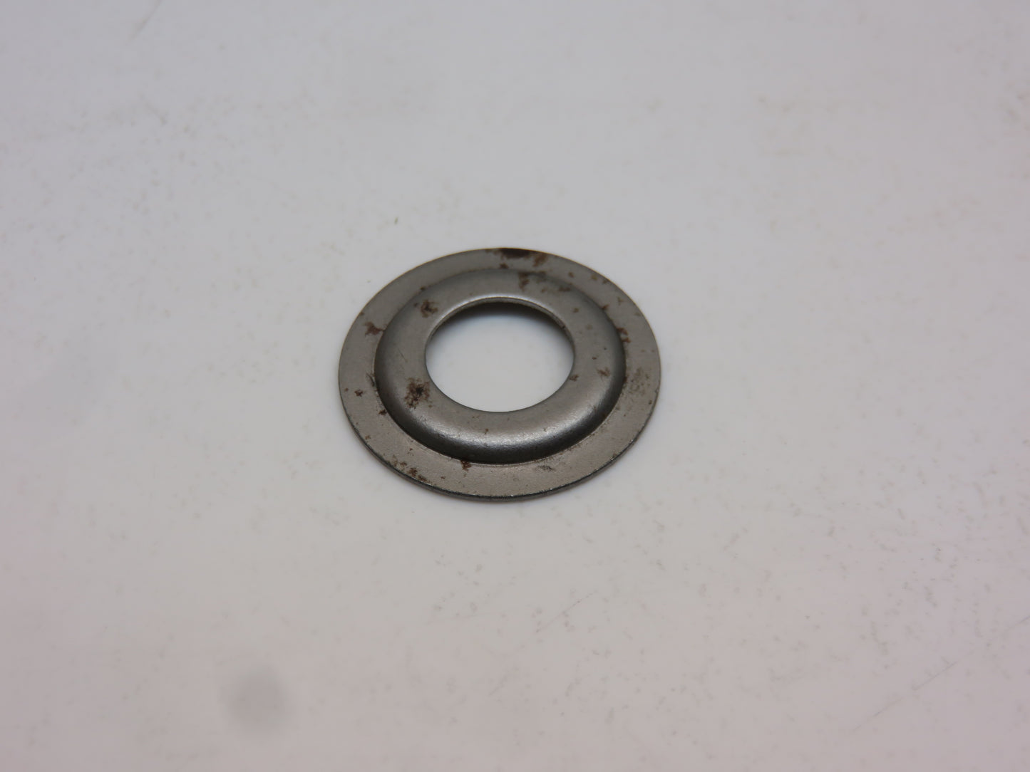 M76084 John Deere Spring Retainer For 240, 245, 260, 265, 285, 320, 325, 335 Lawn Mower