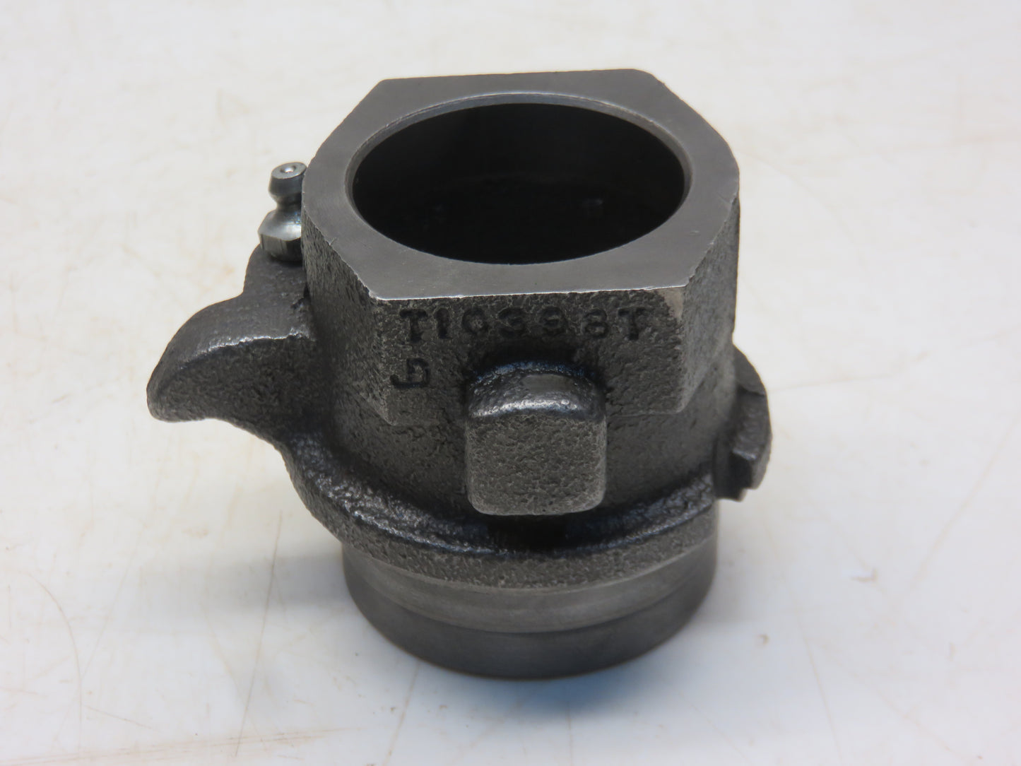 AT10247T, T10398T John Deere Clutch Throw Out Bearing Carrier For 420