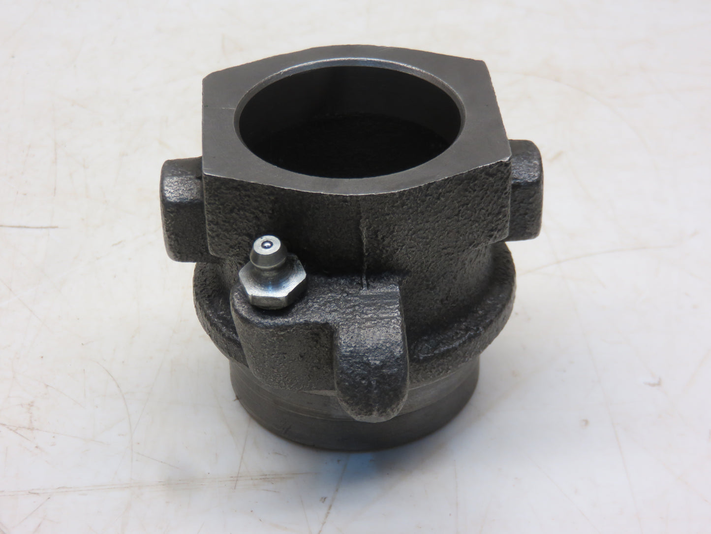 AT10247T, T10398T John Deere Clutch Throw Out Bearing Carrier For 420