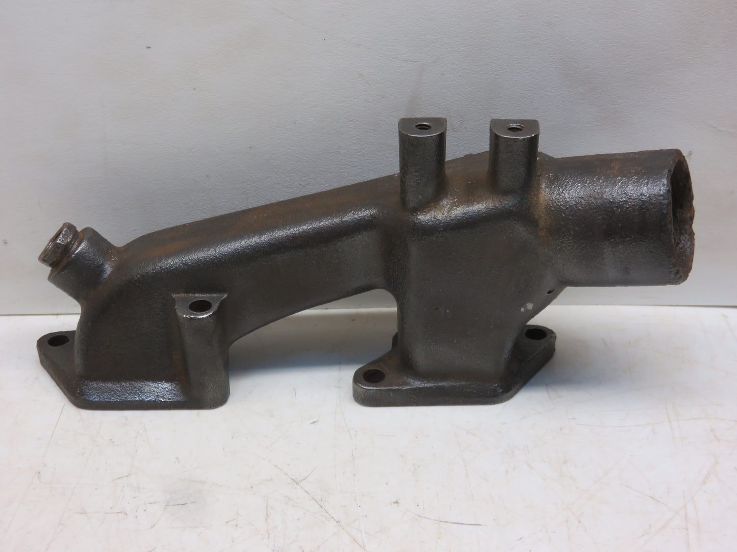 M261T John Deere Upper Water Manifold For M, MI, MT