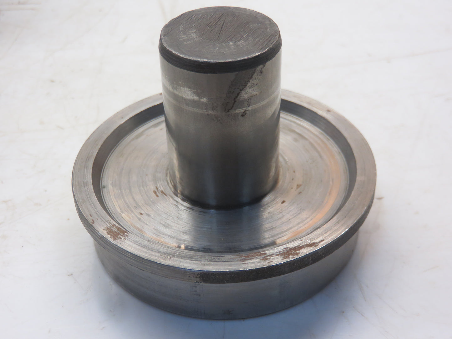 R33329 John Deere PTO Idler Gear Shaft With Quill For 2510, 3020