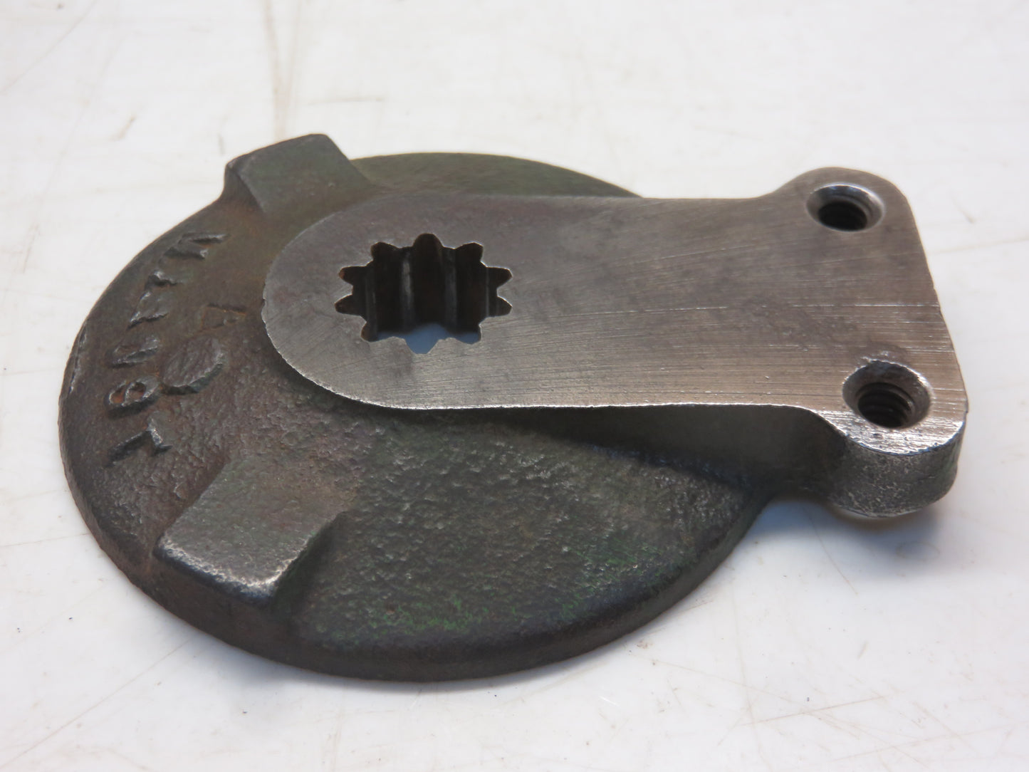M1809T John Deere Dual Lift Quadrant Lever Hub For 40, 320, 420, 330, 430, 1010