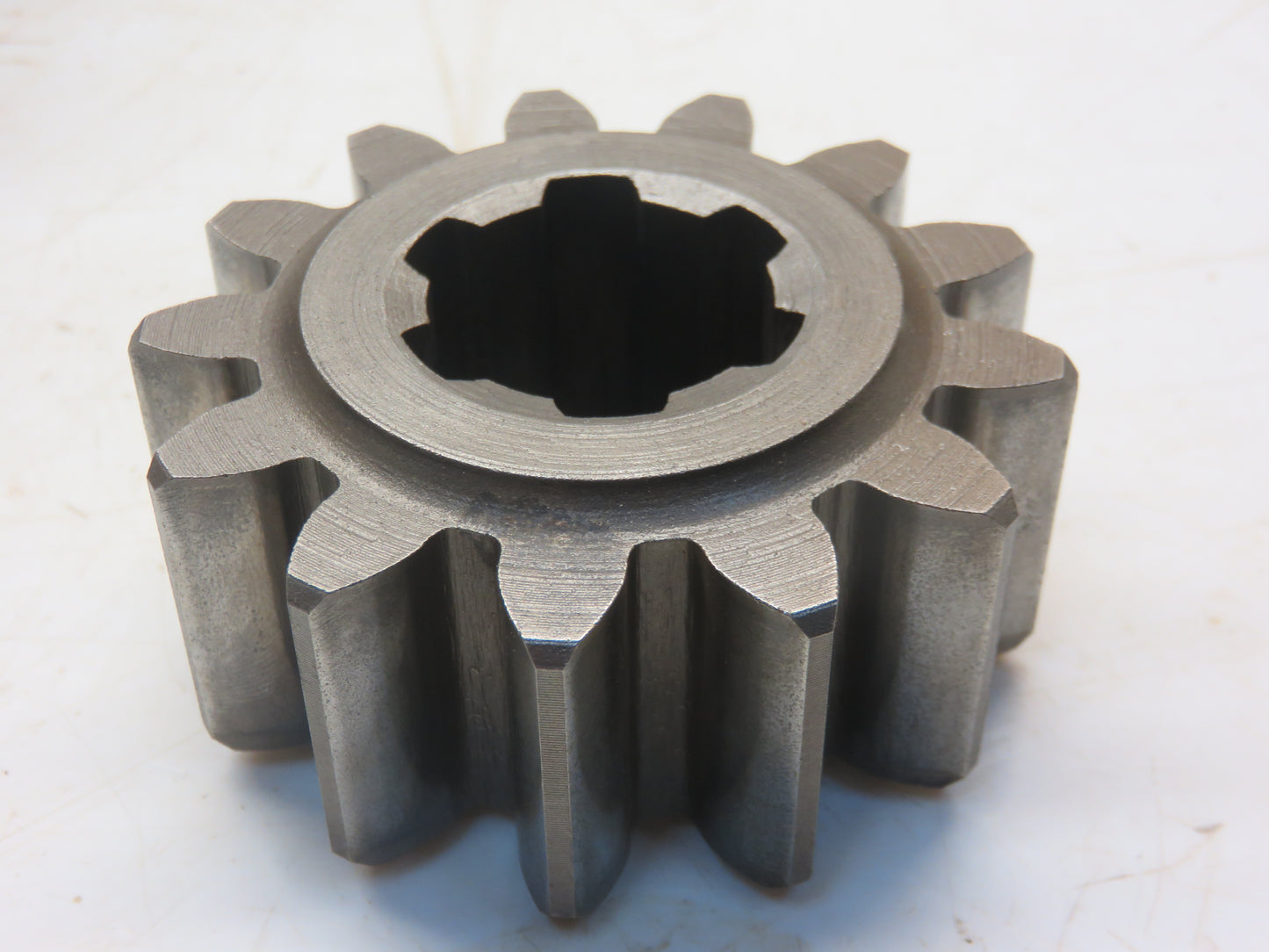 M1483T John Deere Final Drive Shaft Pinion For M, MT, 40, 420