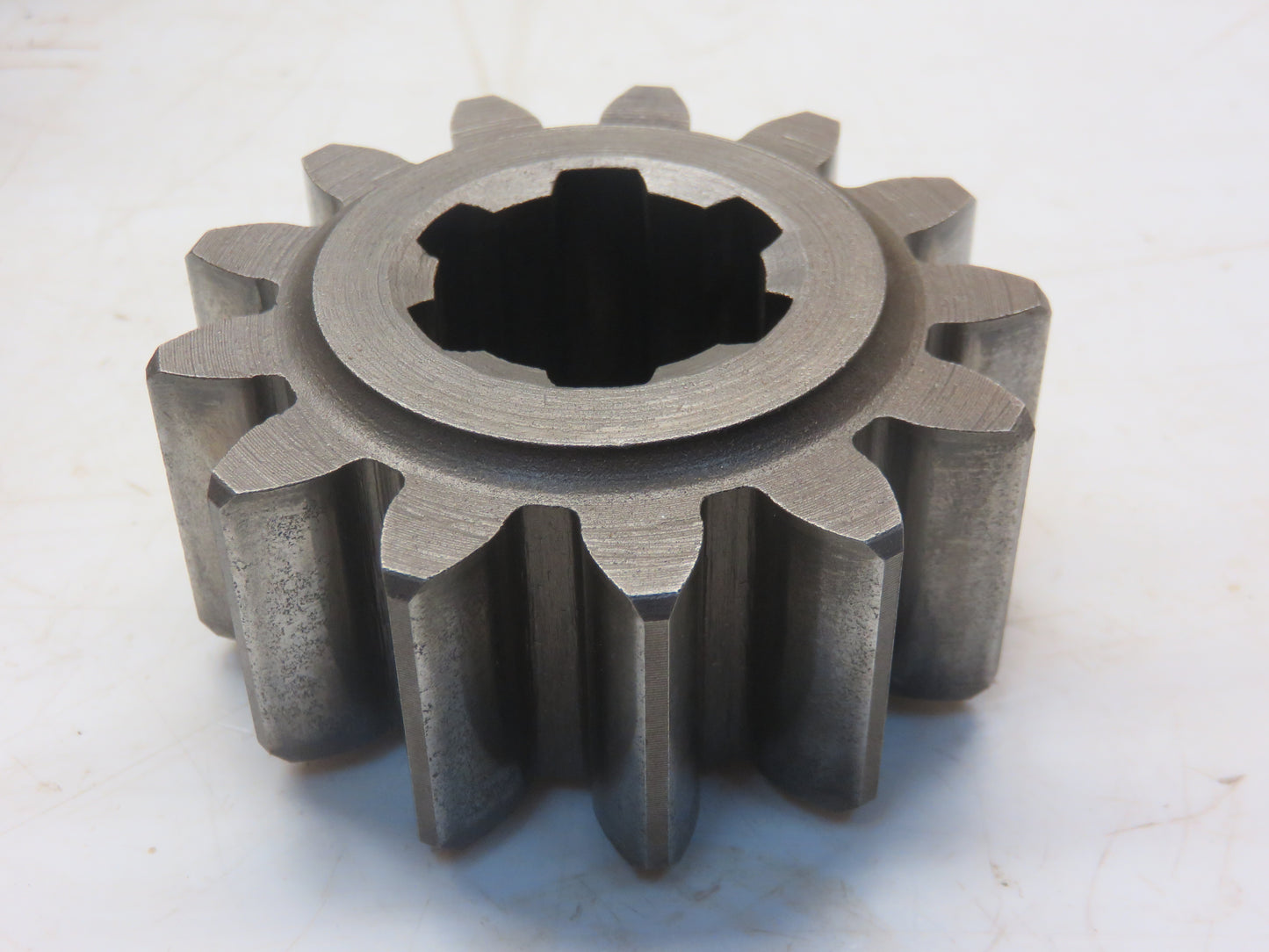 M1483T John Deere Final Drive Shaft Pinion For M, MT, 40, 420