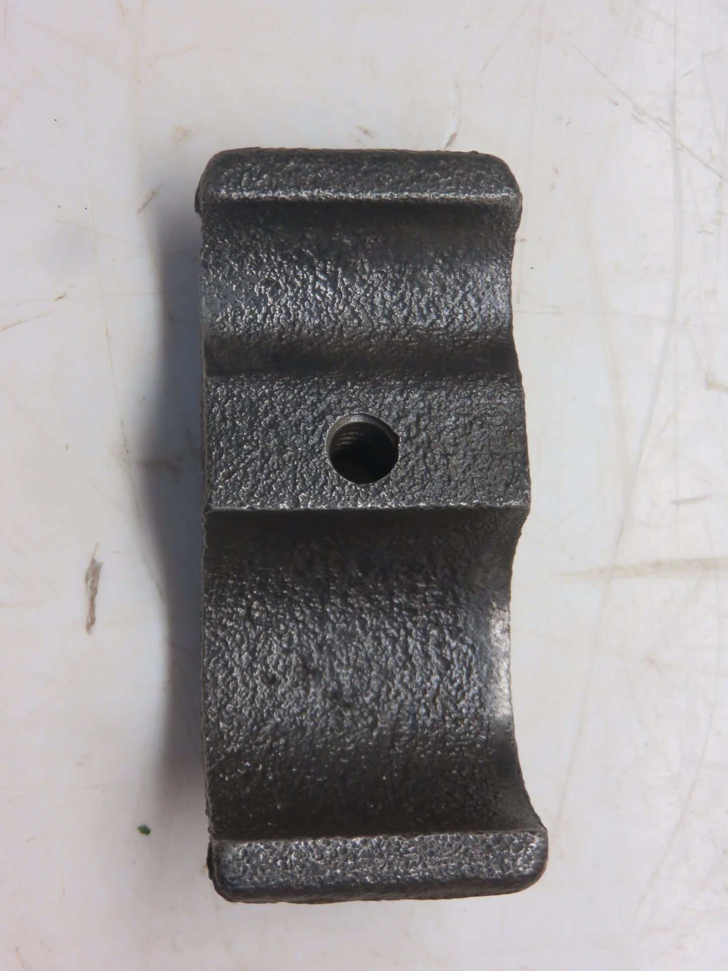 R1668R John Deere Hydraulic Line Clamp For 80, 820, 830