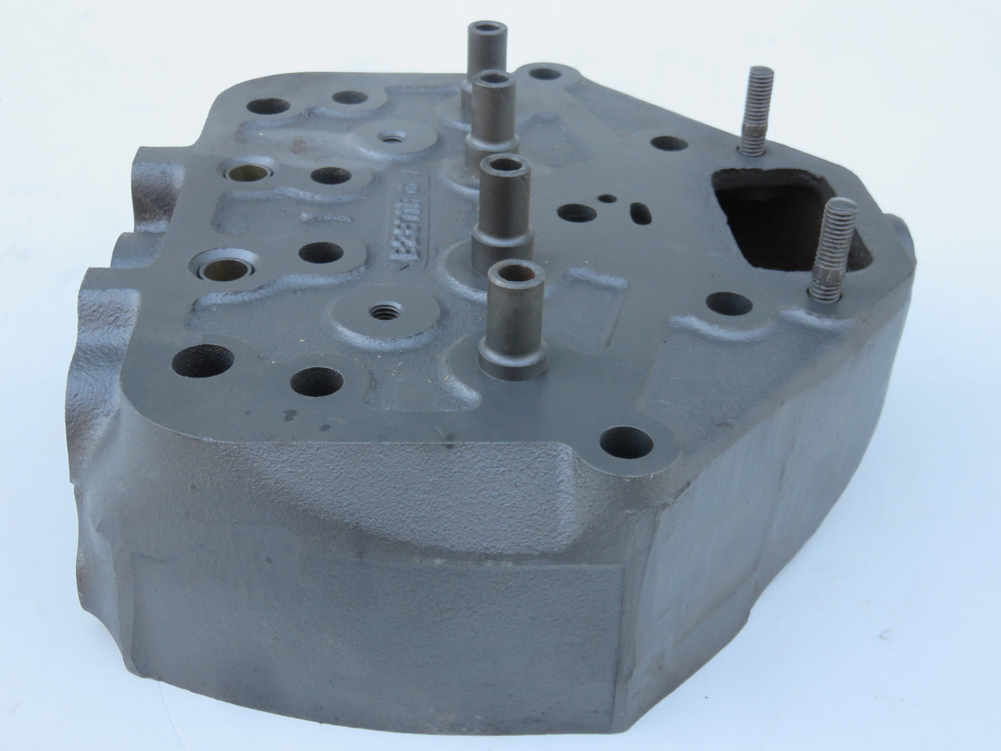 B2871R, AB4204R John Deere Cylinder Head For B, 50