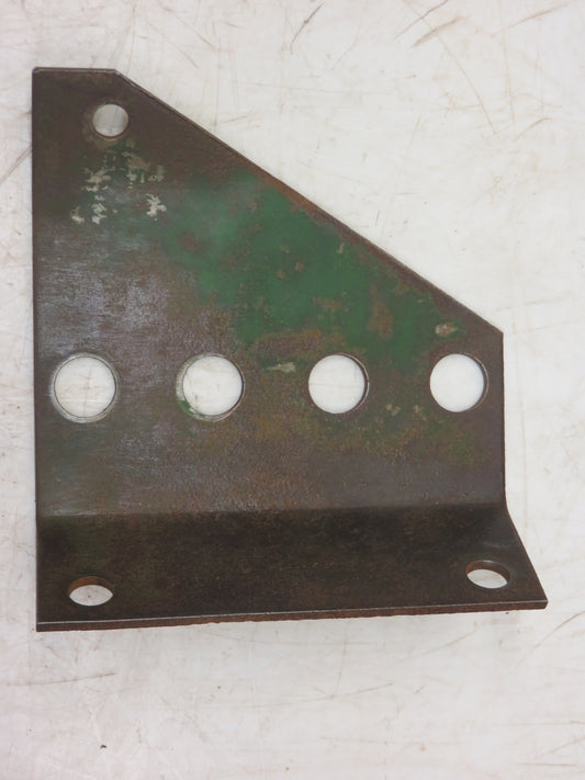 R31642 John Deere Selective Control Oil Line Bracket For 3010