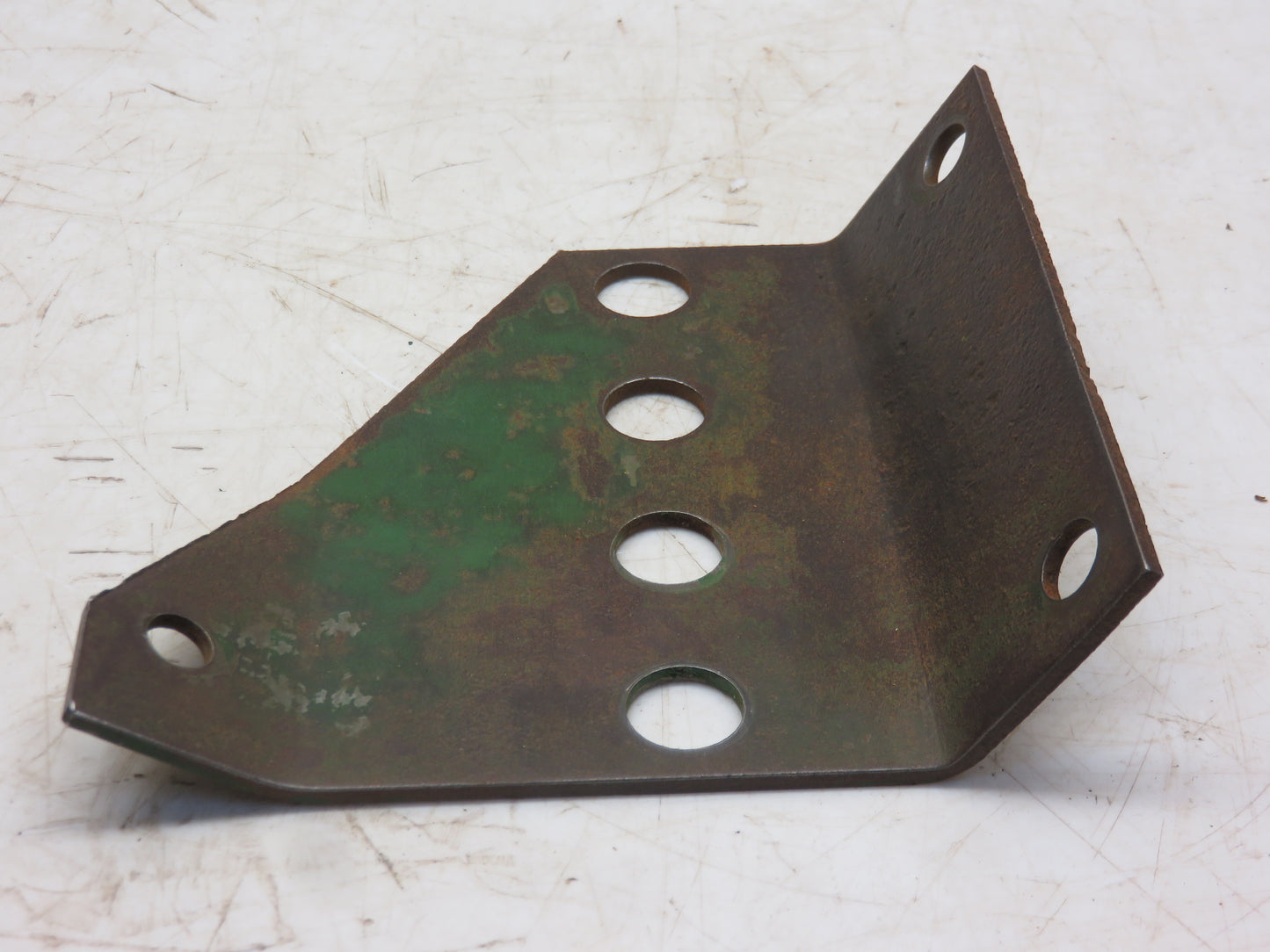 R31642 John Deere Selective Control Oil Line Bracket For 3010