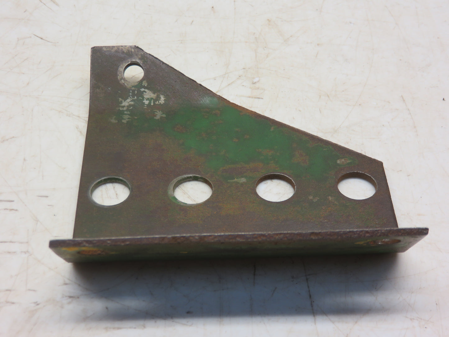 R31642 John Deere Selective Control Oil Line Bracket For 3010