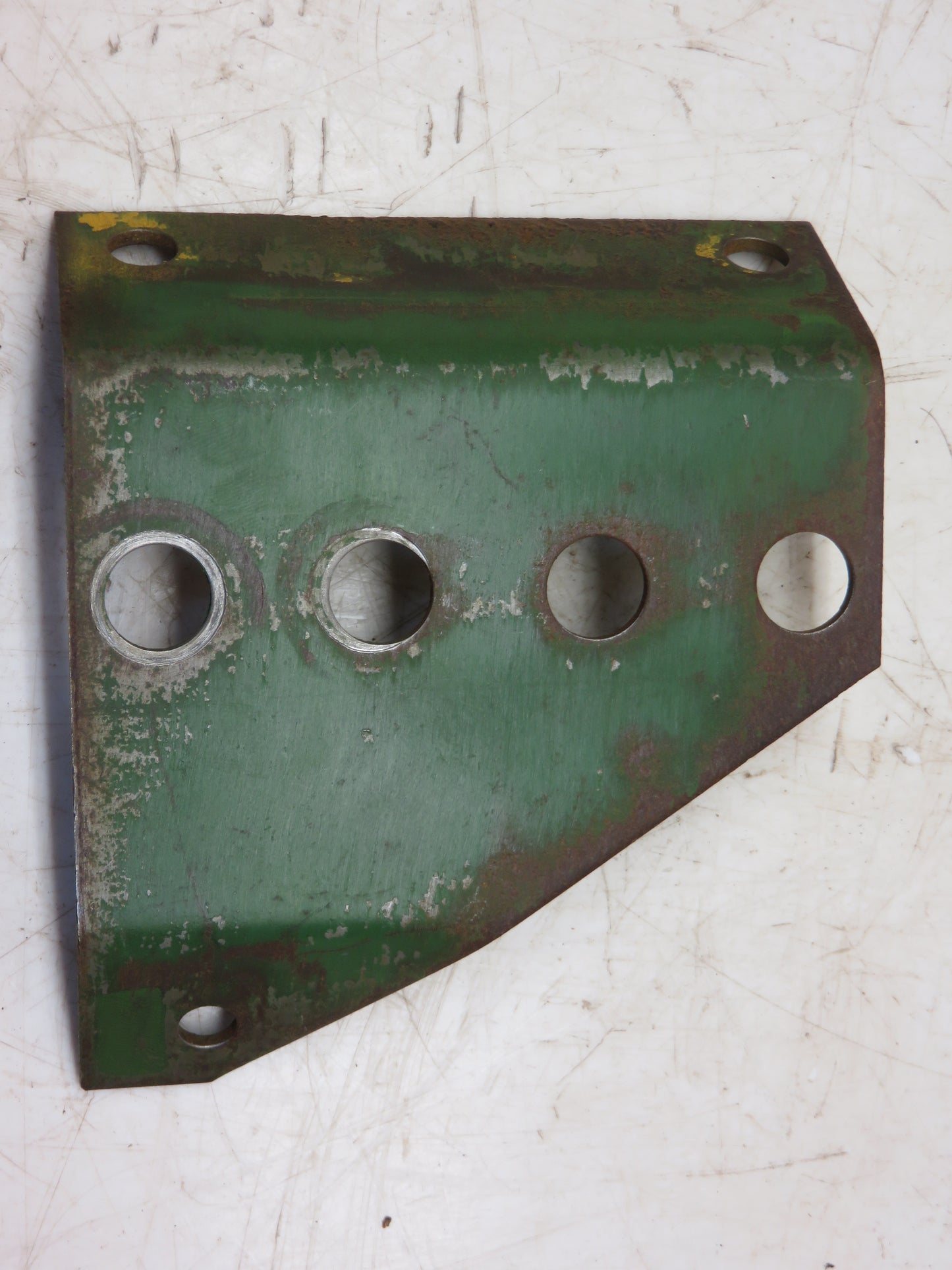 R31642 John Deere Selective Control Oil Line Bracket For 3010