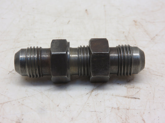 R27238, R26572 John Deere Selective Control Oil Line Fitting For 3010, 4010, 7020, 7520
