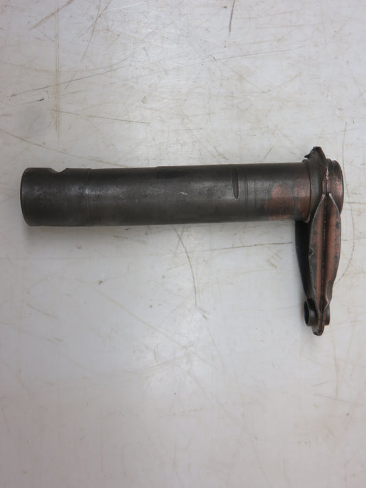 AM322T, AM686T John Deere Clutch Control Shaft For M, 40, 320, 420, 330, 430, 435