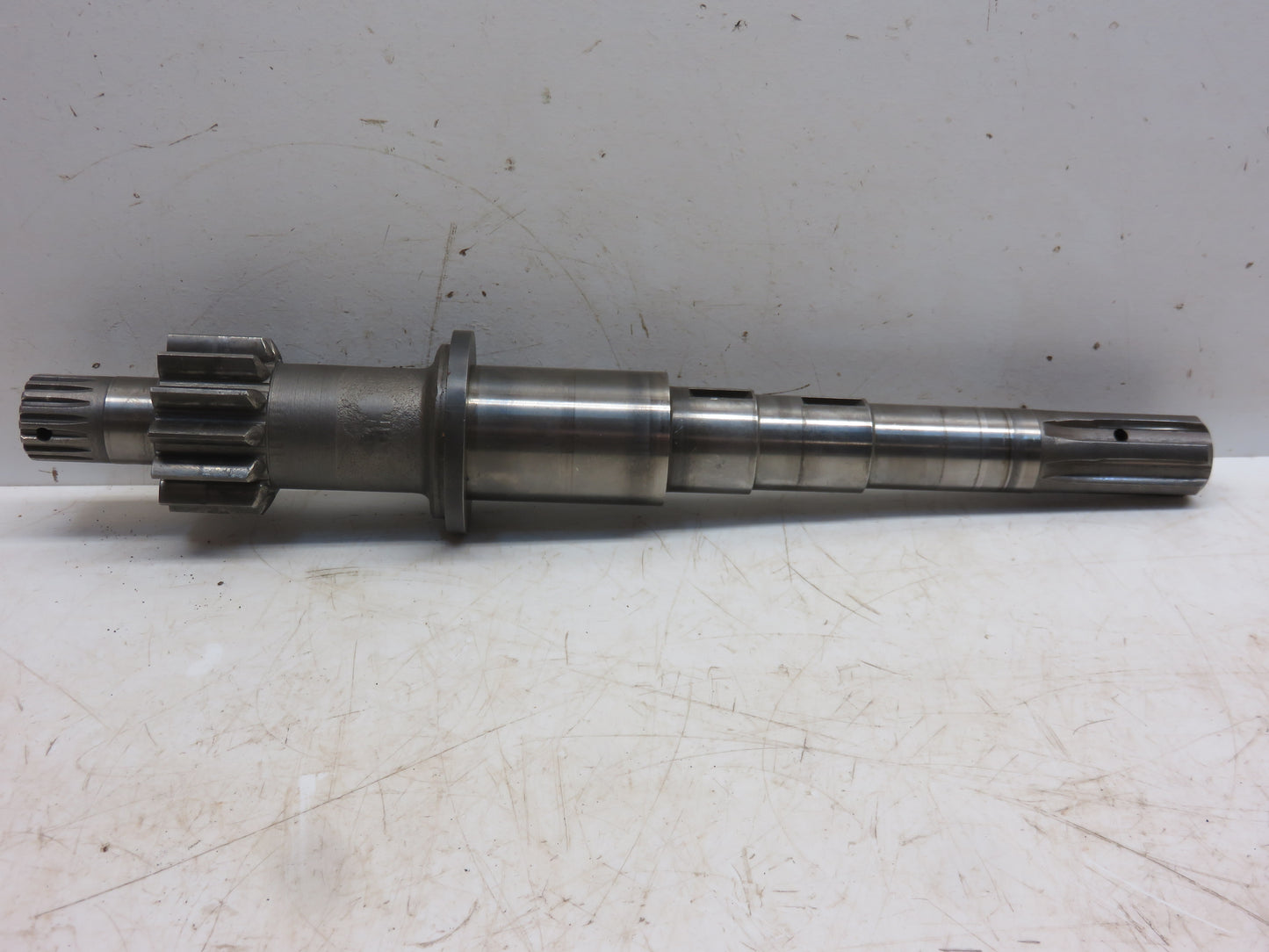 M2342T John Deere Transmission Input Shaft For 40, 420