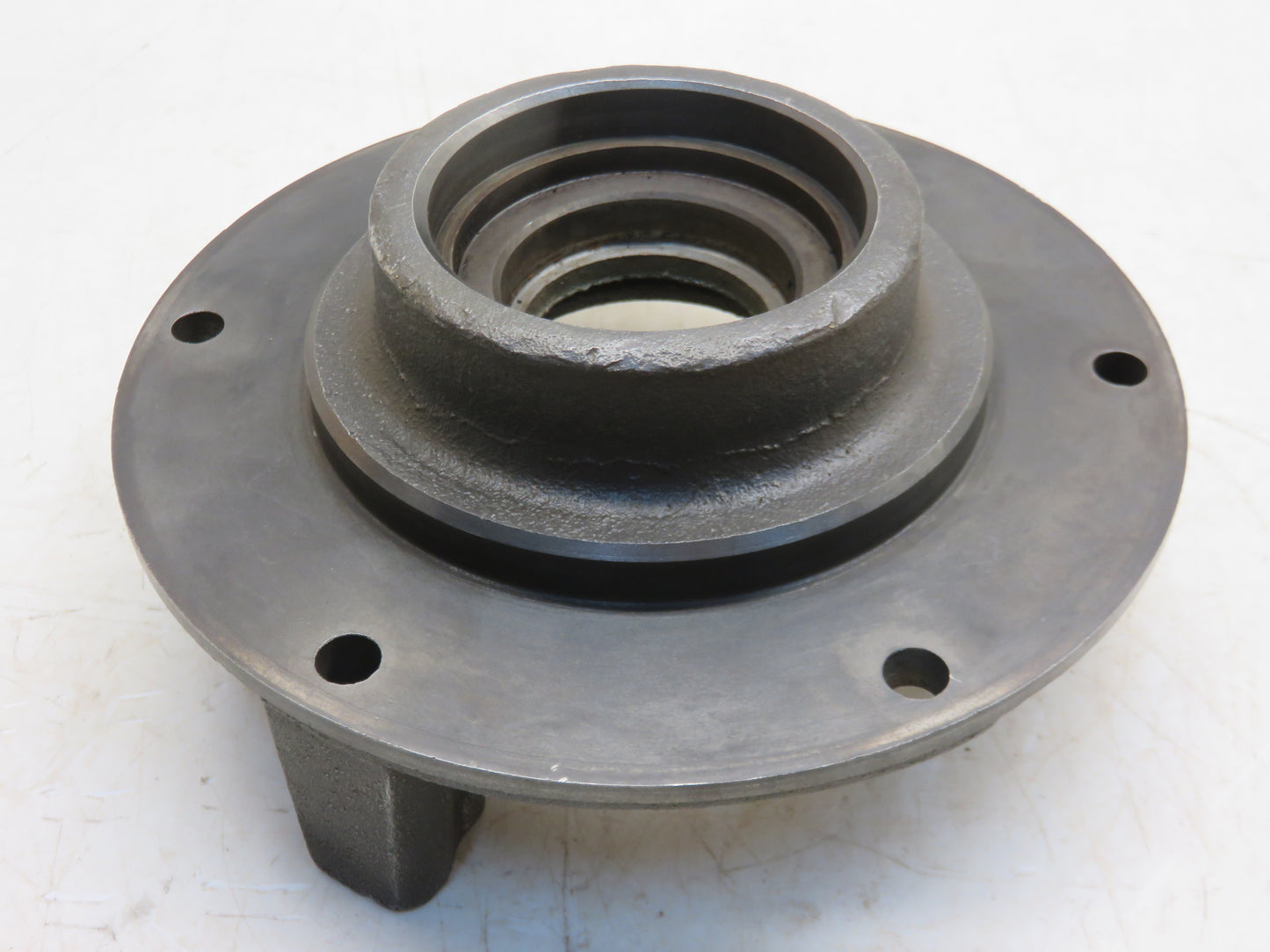 M1791T John Deere Differential Bearing Quill For 40, 320, 420, 330, 430, 1010