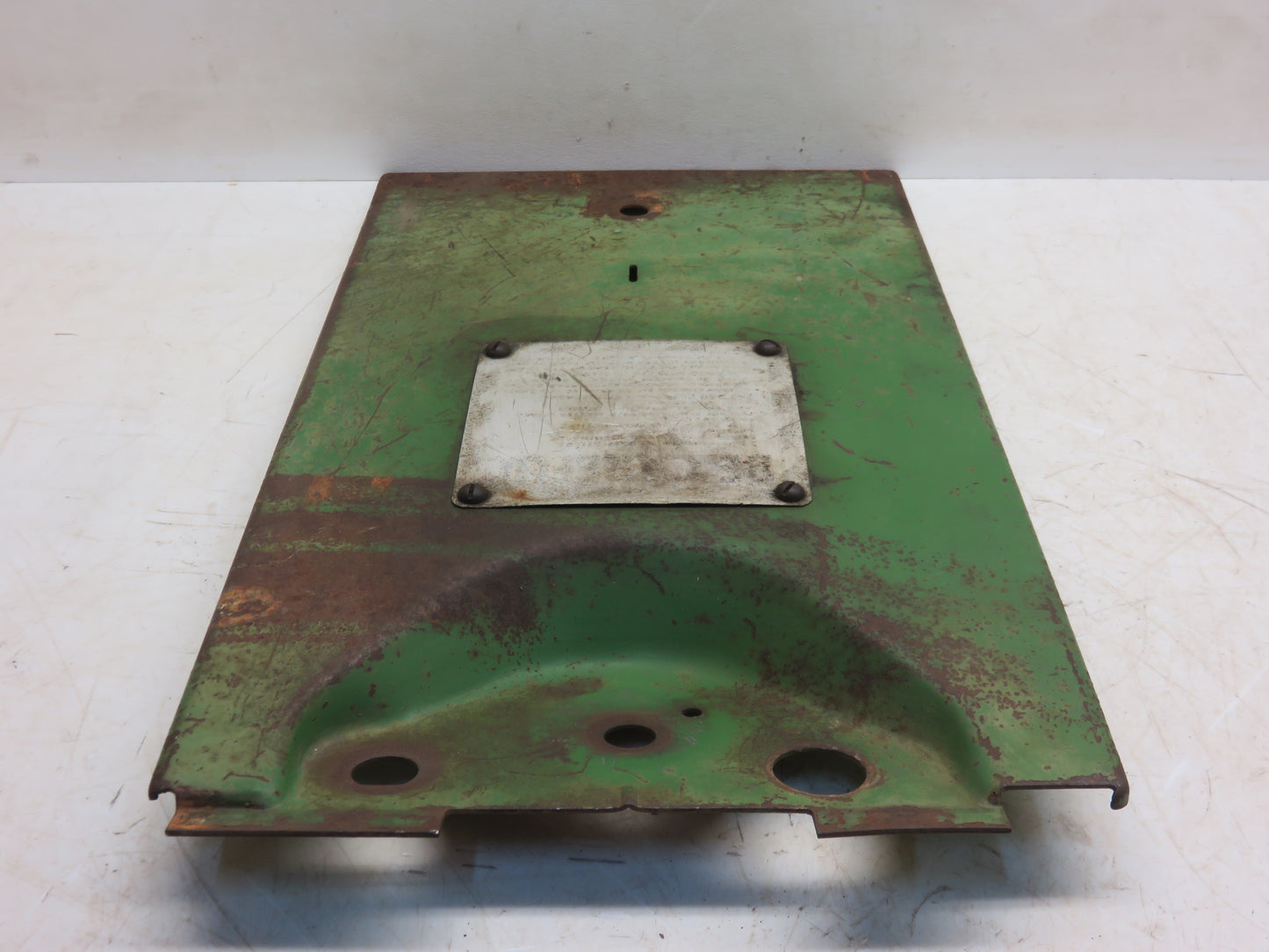 AR26783, AR30049 John Deere Lower Dash Support Cover For 3010, 4010