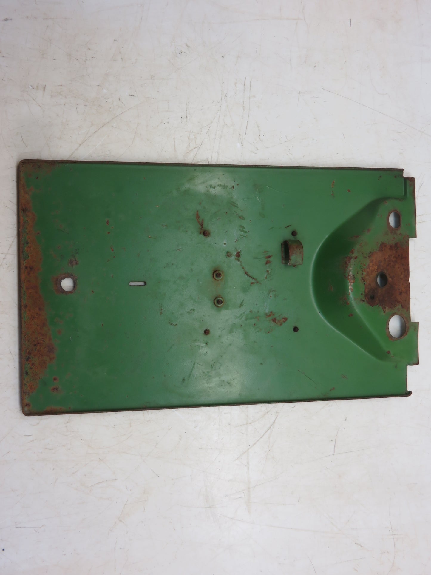 AR26783, AR30049 John Deere Lower Dash Support Cover For 3010, 4010