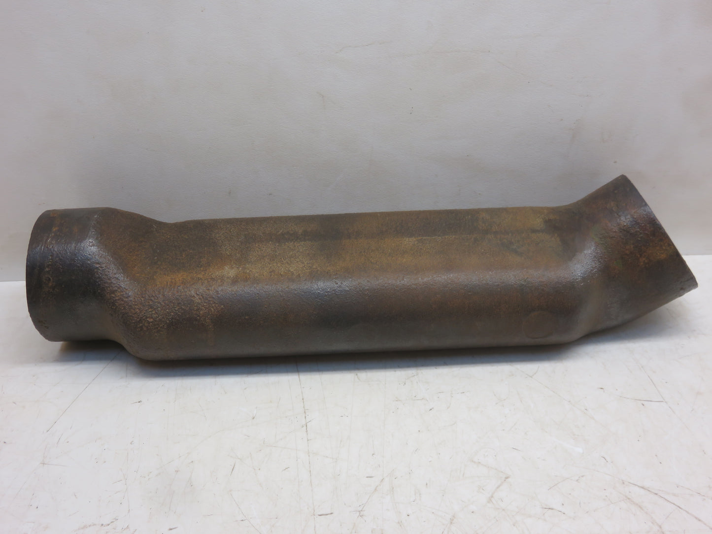 F665R John Deere Lower Water Pipe For G