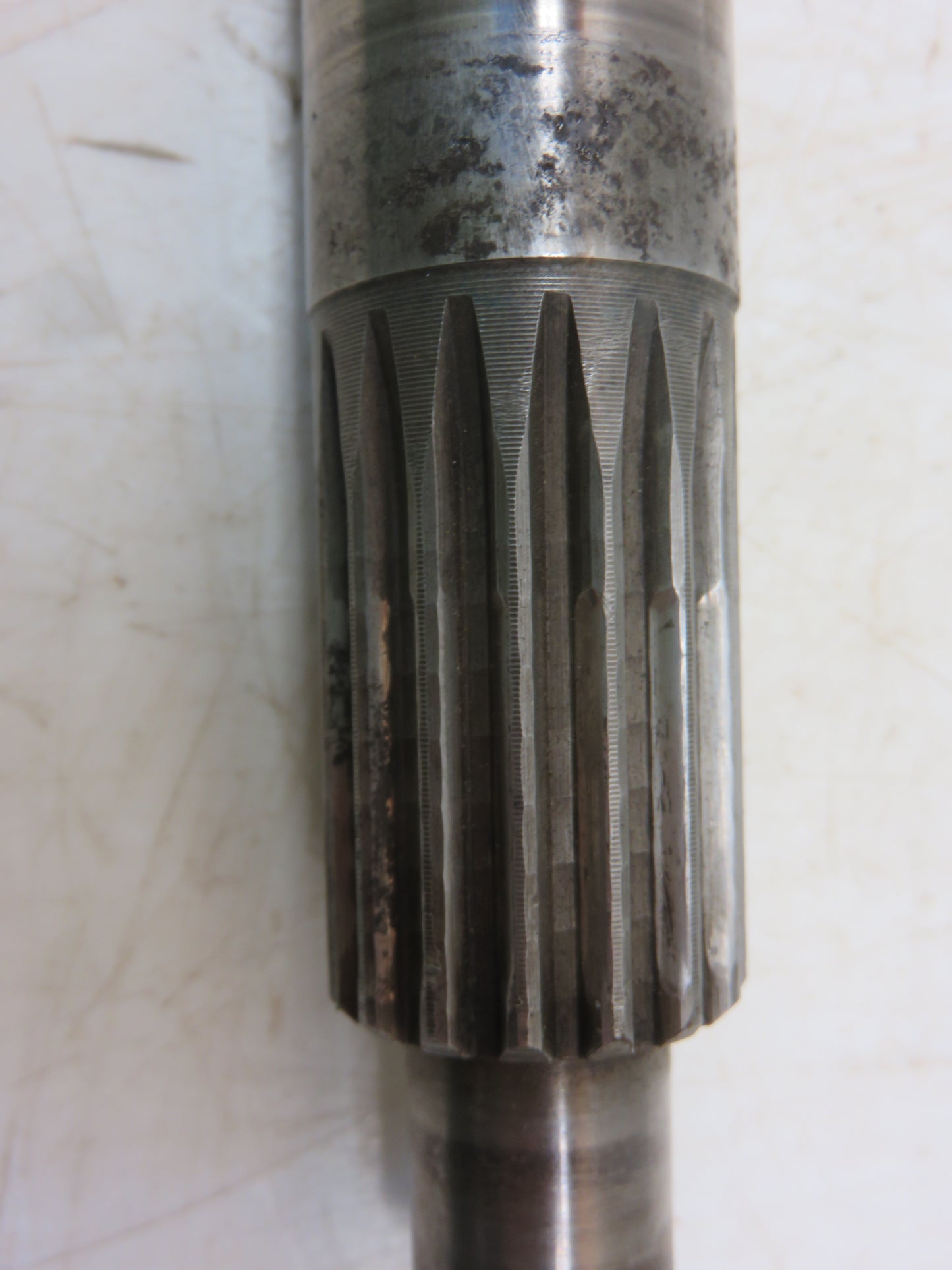 R33927 John Deere Syncro Range Transmission Input Shaft For 3020