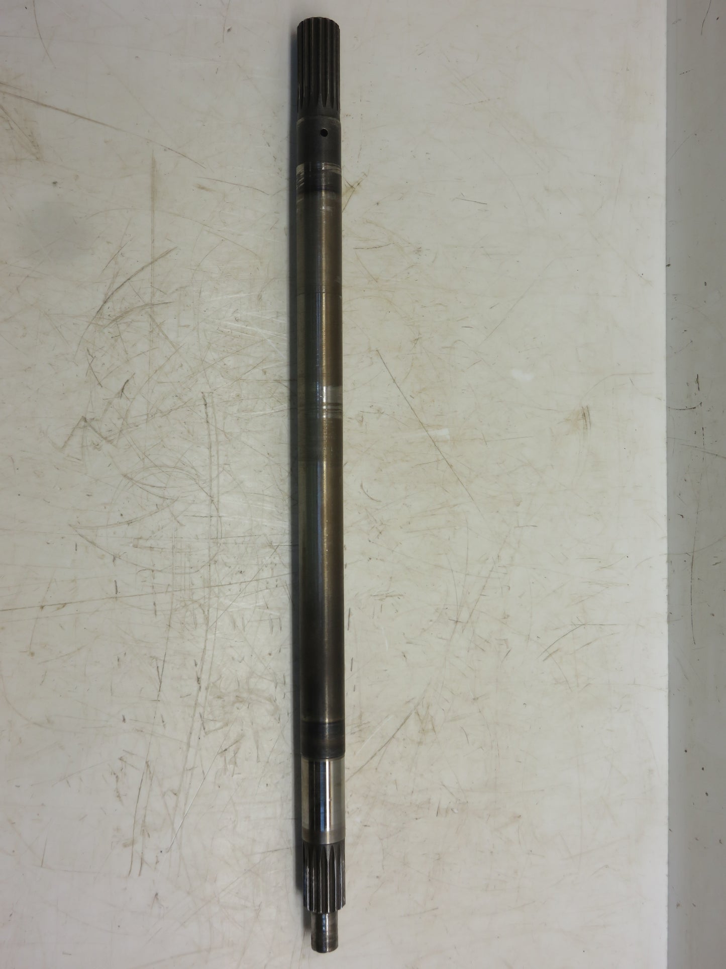 R33927 John Deere Syncro Range Transmission Input Shaft For 3020