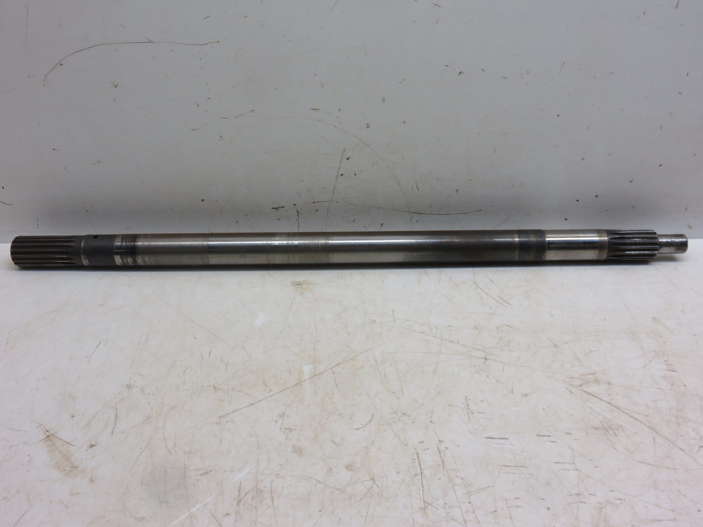 R33927 John Deere Syncro Range Transmission Input Shaft For 3020