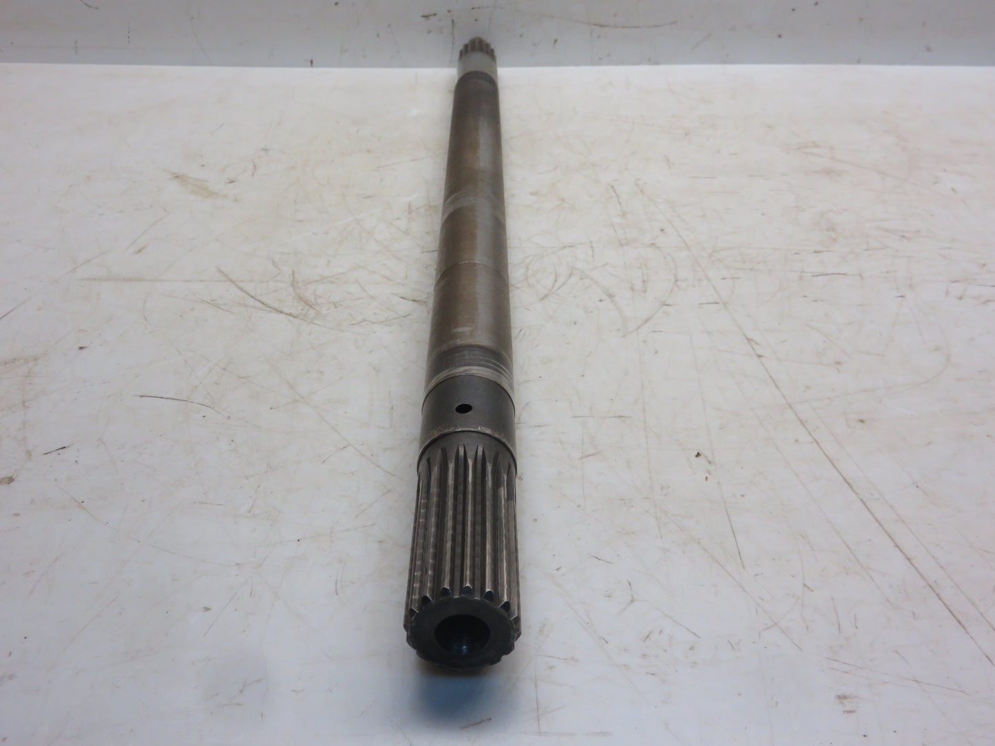 R33927 John Deere Syncro Range Transmission Input Shaft For 3020