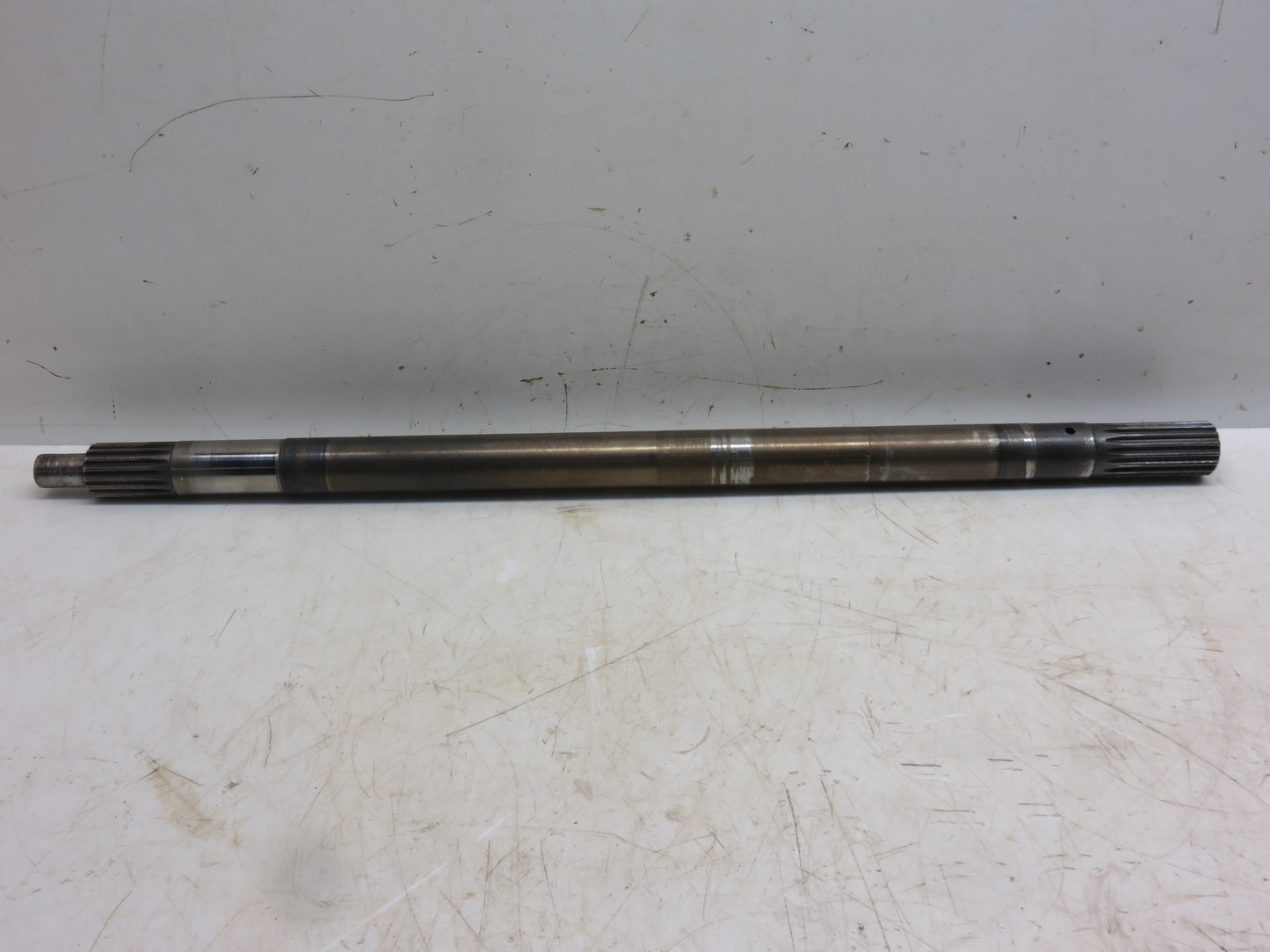 R33927 John Deere Syncro Range Transmission Input Shaft For 3020